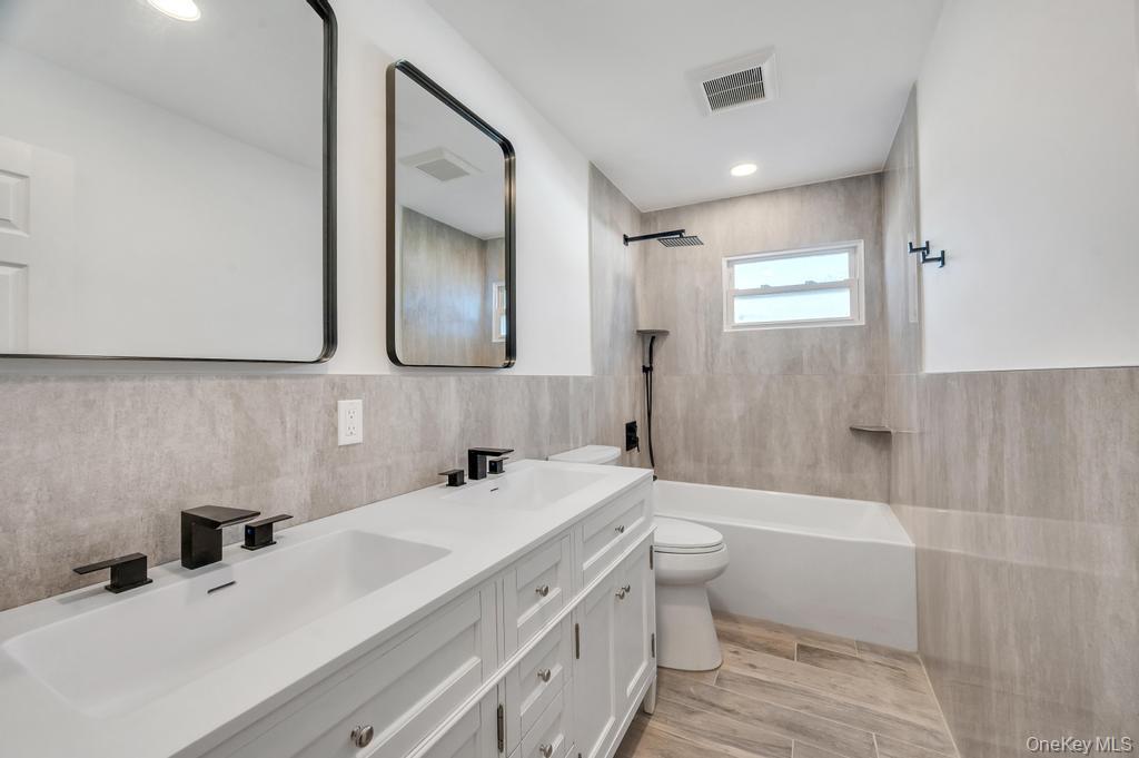 Single Family 14th  Suffolk County, NY 11729, MLS-983117-9