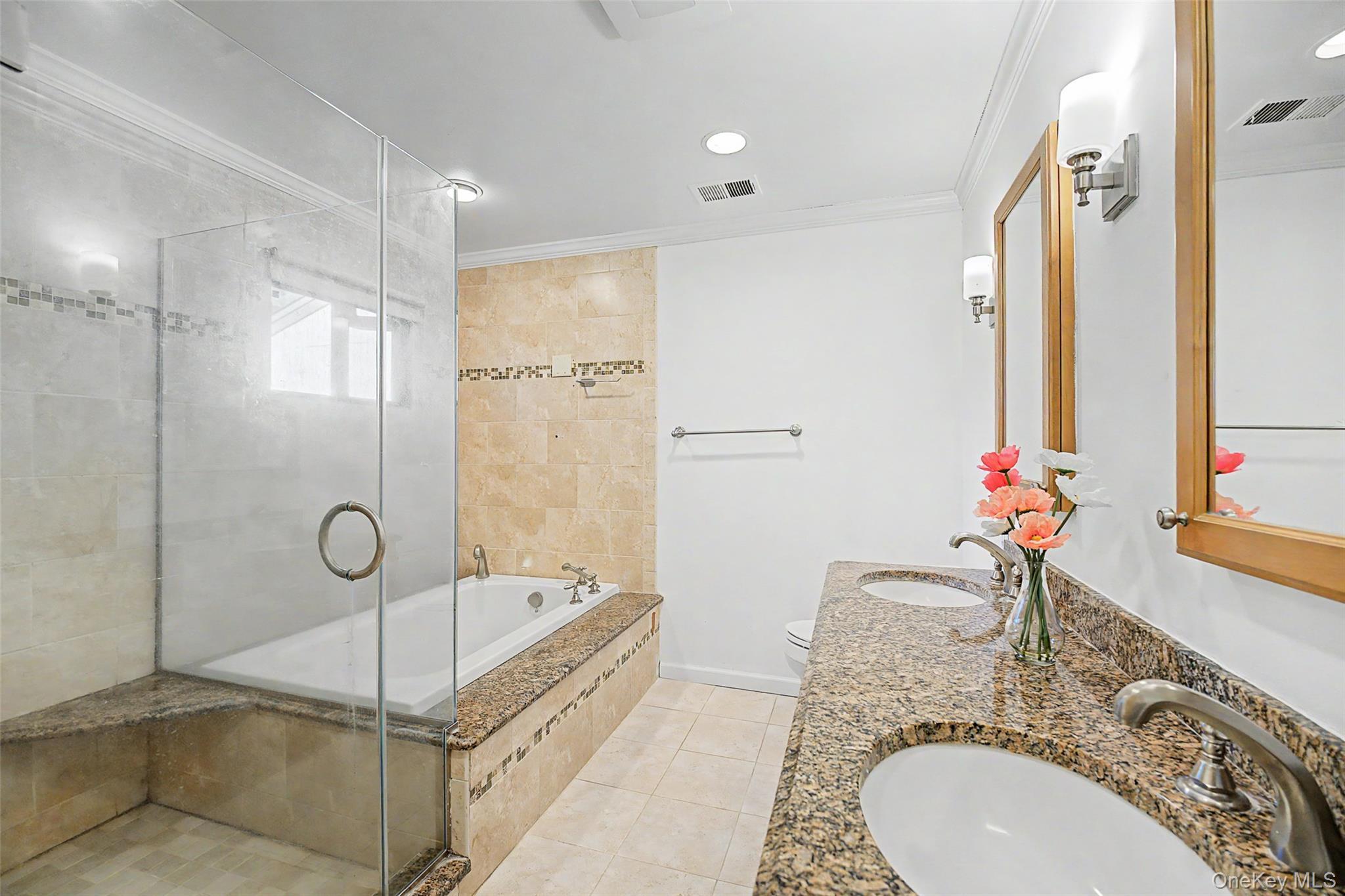 Condo Golf View  Nassau County, NY 11753, MLS-983144-17