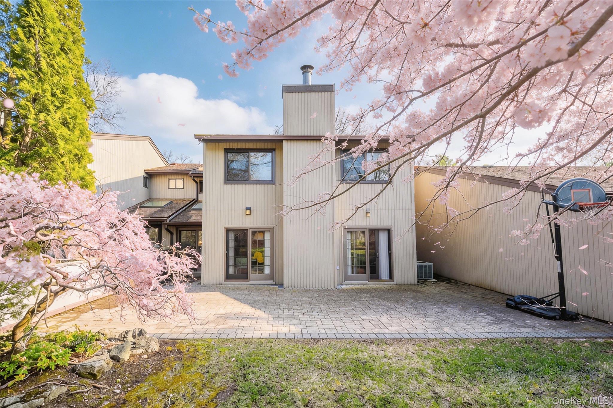 Condo Golf View  Nassau County, NY 11753, MLS-983144-18