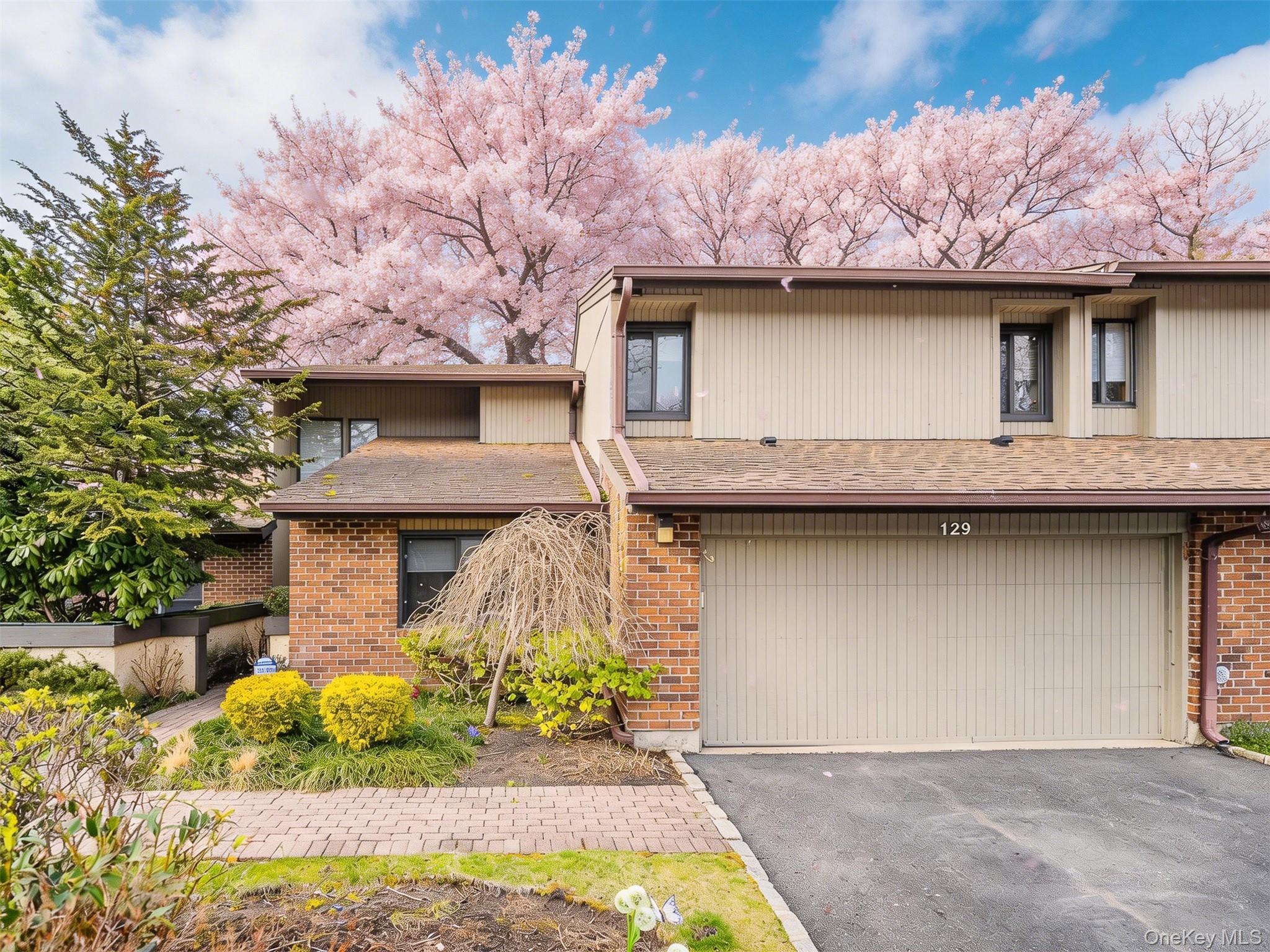 Condo Golf View  Nassau County, NY 11753, MLS-983144-2