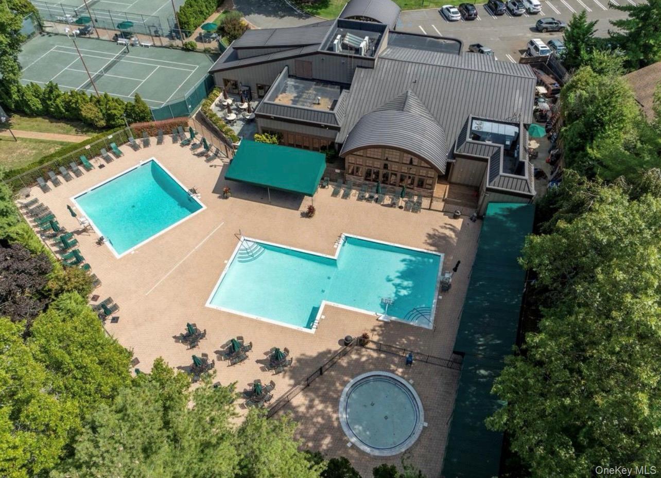 Condo Golf View  Nassau County, NY 11753, MLS-983144-20