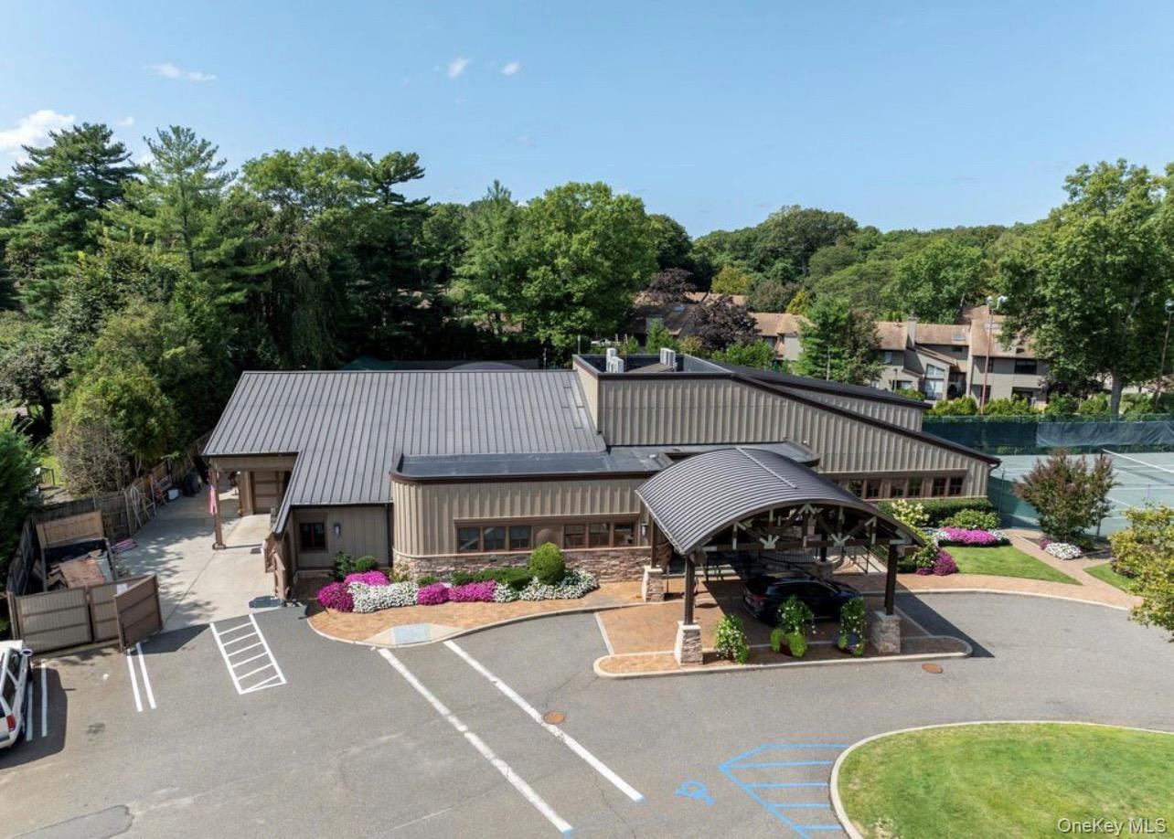 Condo Golf View  Nassau County, NY 11753, MLS-983144-21