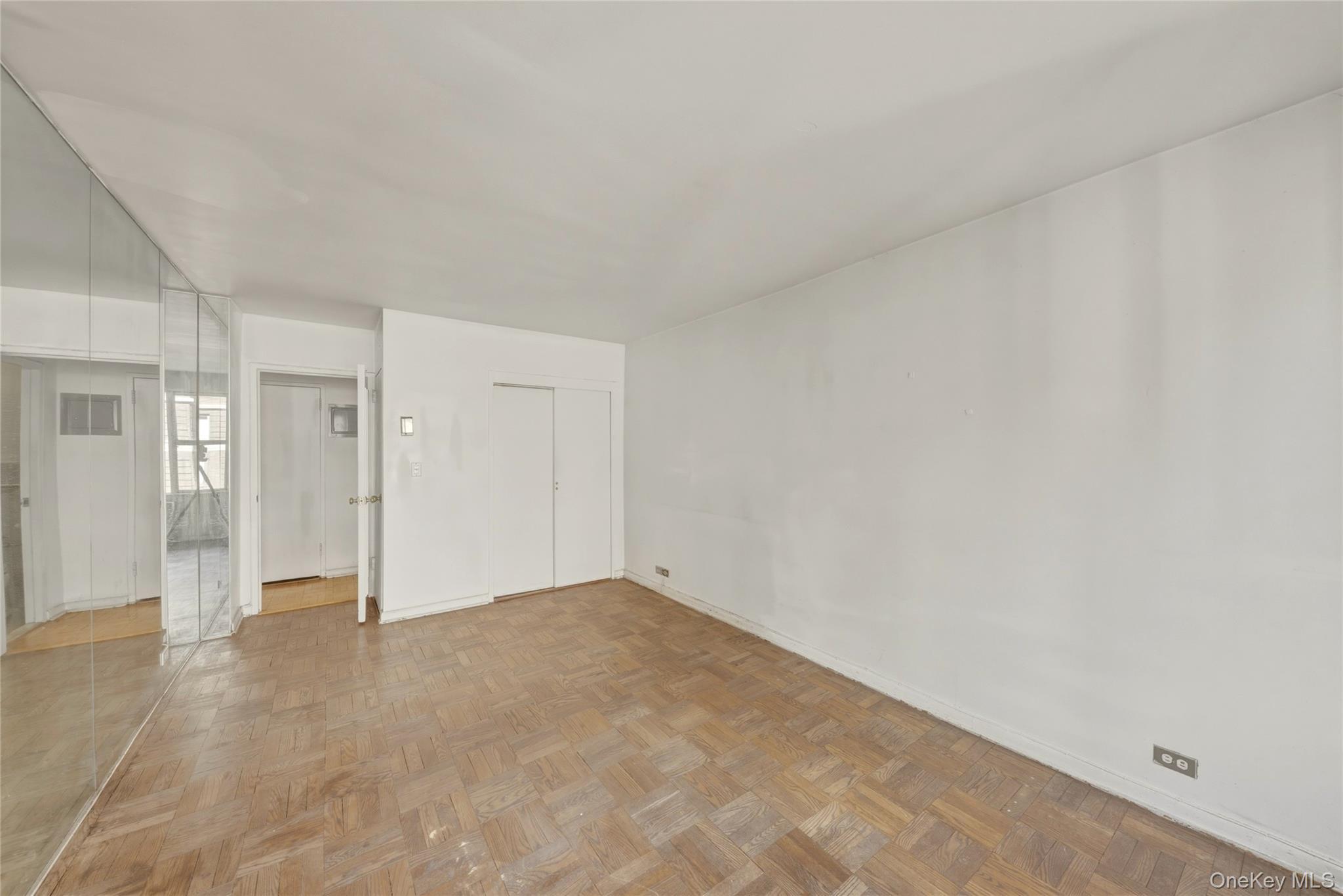 Condo 55th Manhattan, NY 10019, MLS-983154-14