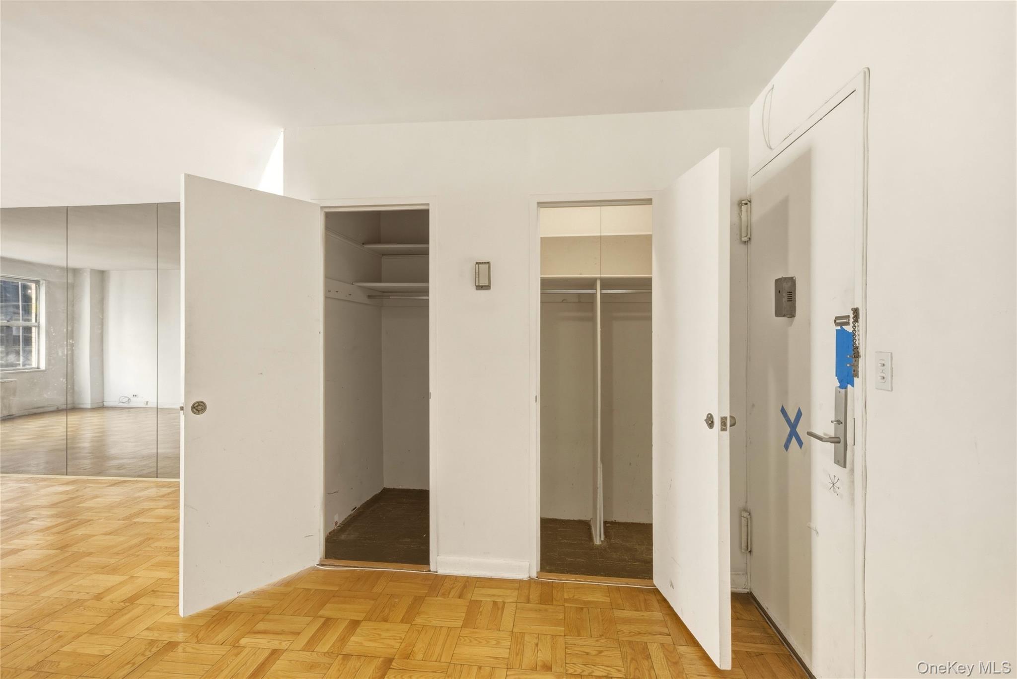 Condo 55th Manhattan, NY 10019, MLS-983154-20