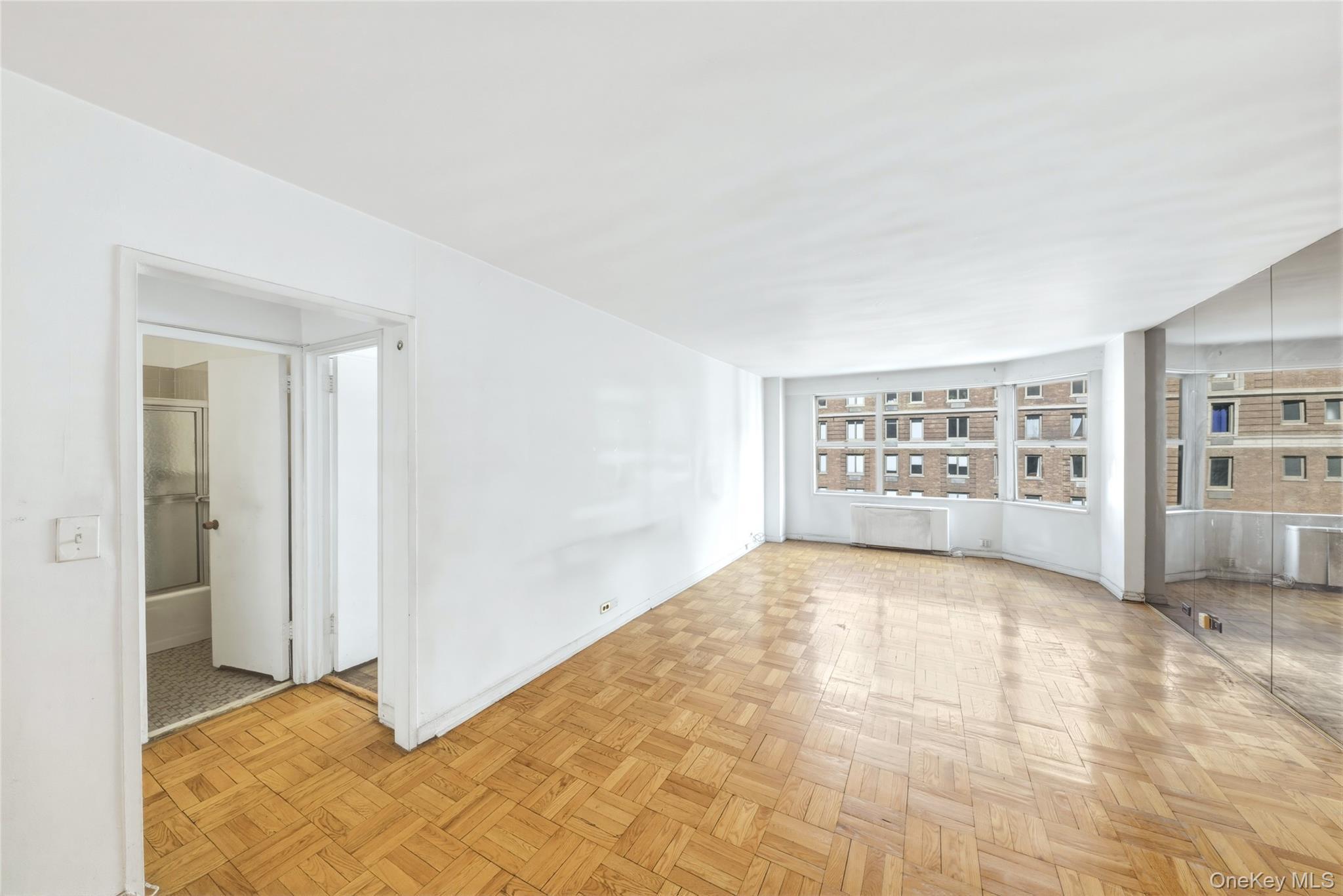 Condo 55th Manhattan, NY 10019, MLS-983154-9