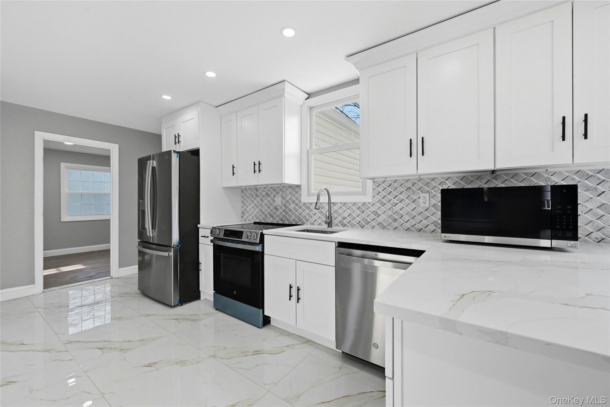 Single Family Curlin  Suffolk County, NY 11780, MLS-983166-10