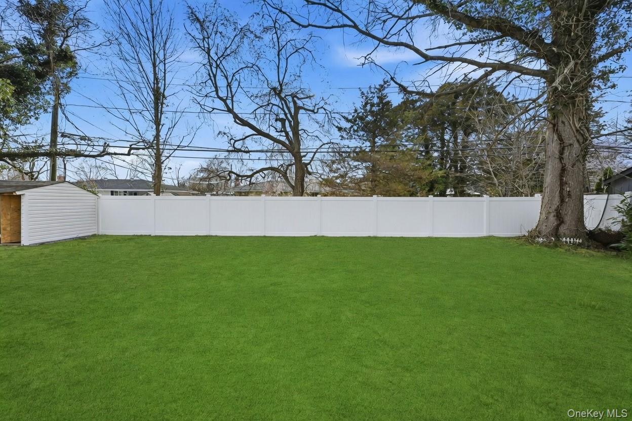 Single Family Curlin  Suffolk County, NY 11780, MLS-983166-28