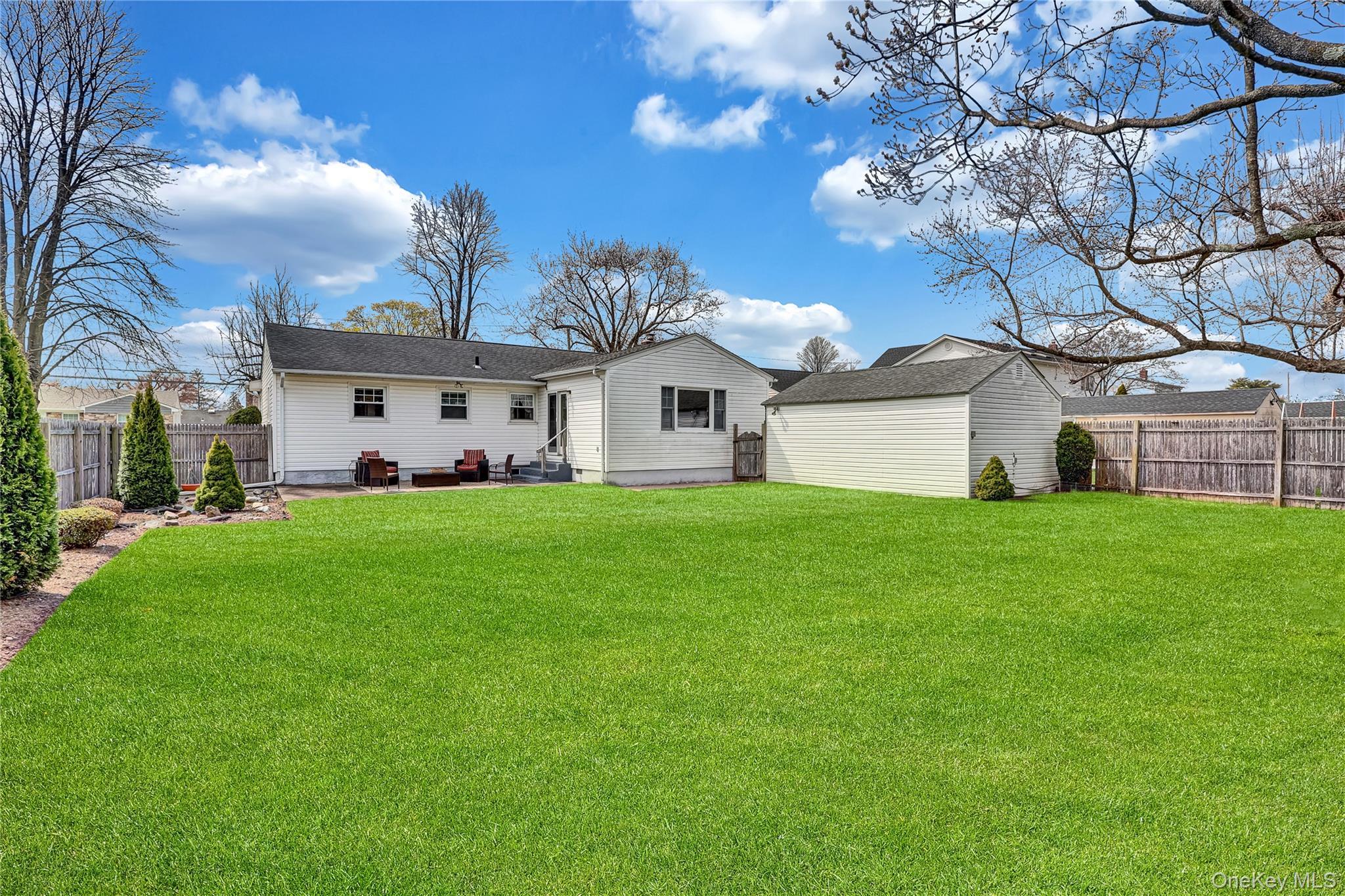 Single Family Martin  Nassau County, NY 11714, MLS-983189-27