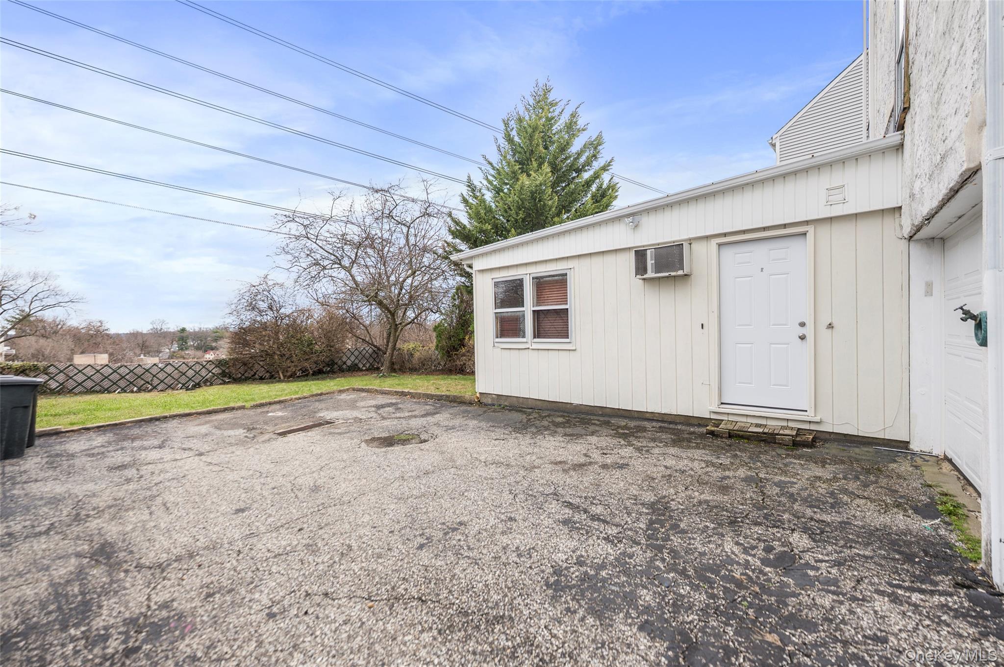 Single Family Roundhill  Westchester County, NY 10710, MLS-983194-16