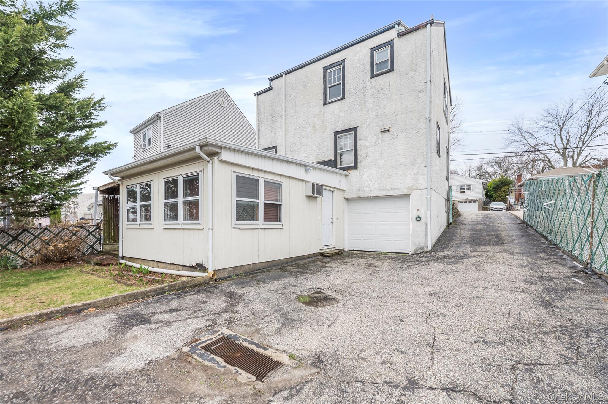 Single Family Roundhill  Westchester County, NY 10710, MLS-983194-19