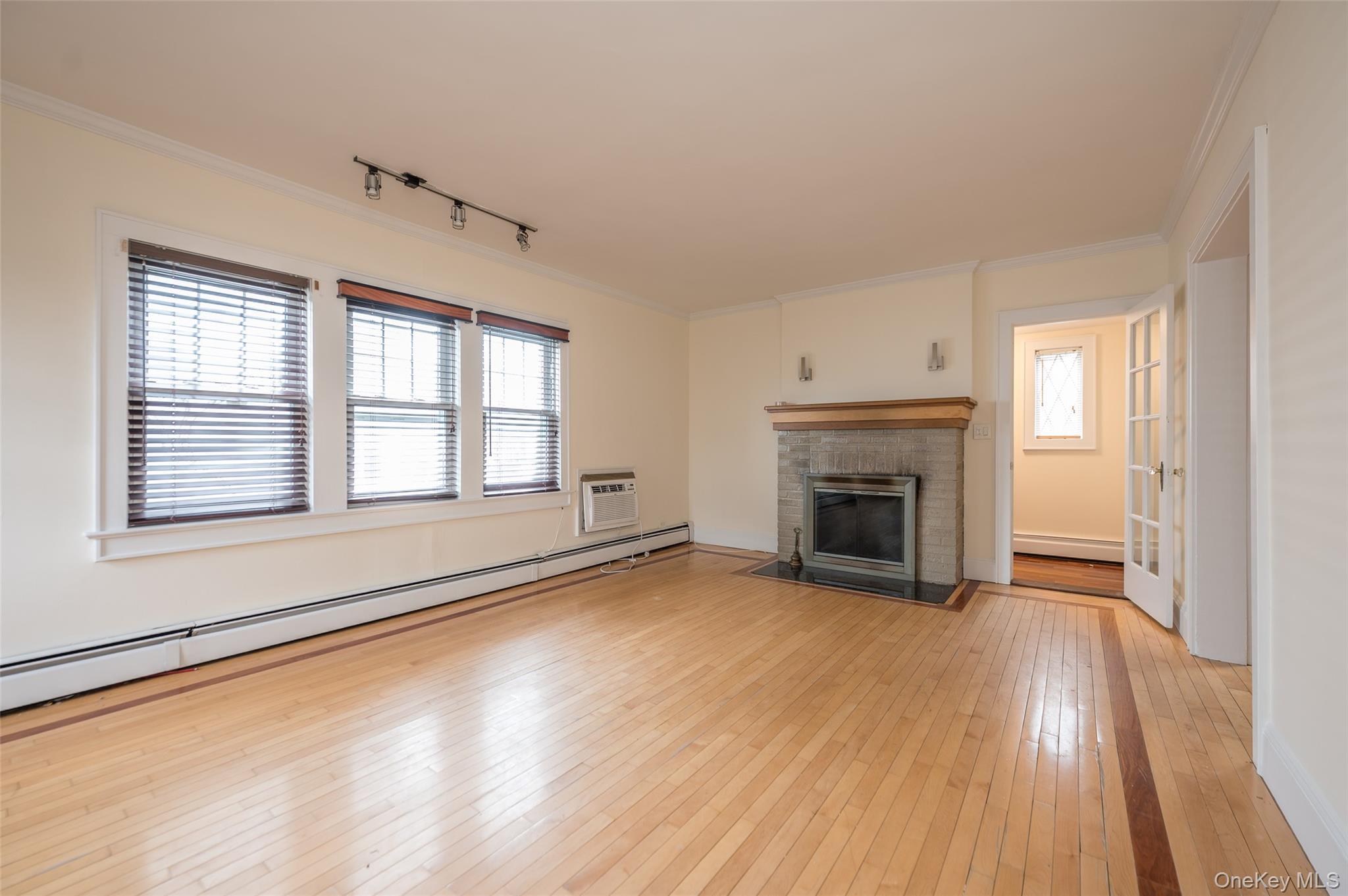 Single Family Roundhill  Westchester County, NY 10710, MLS-983194-5