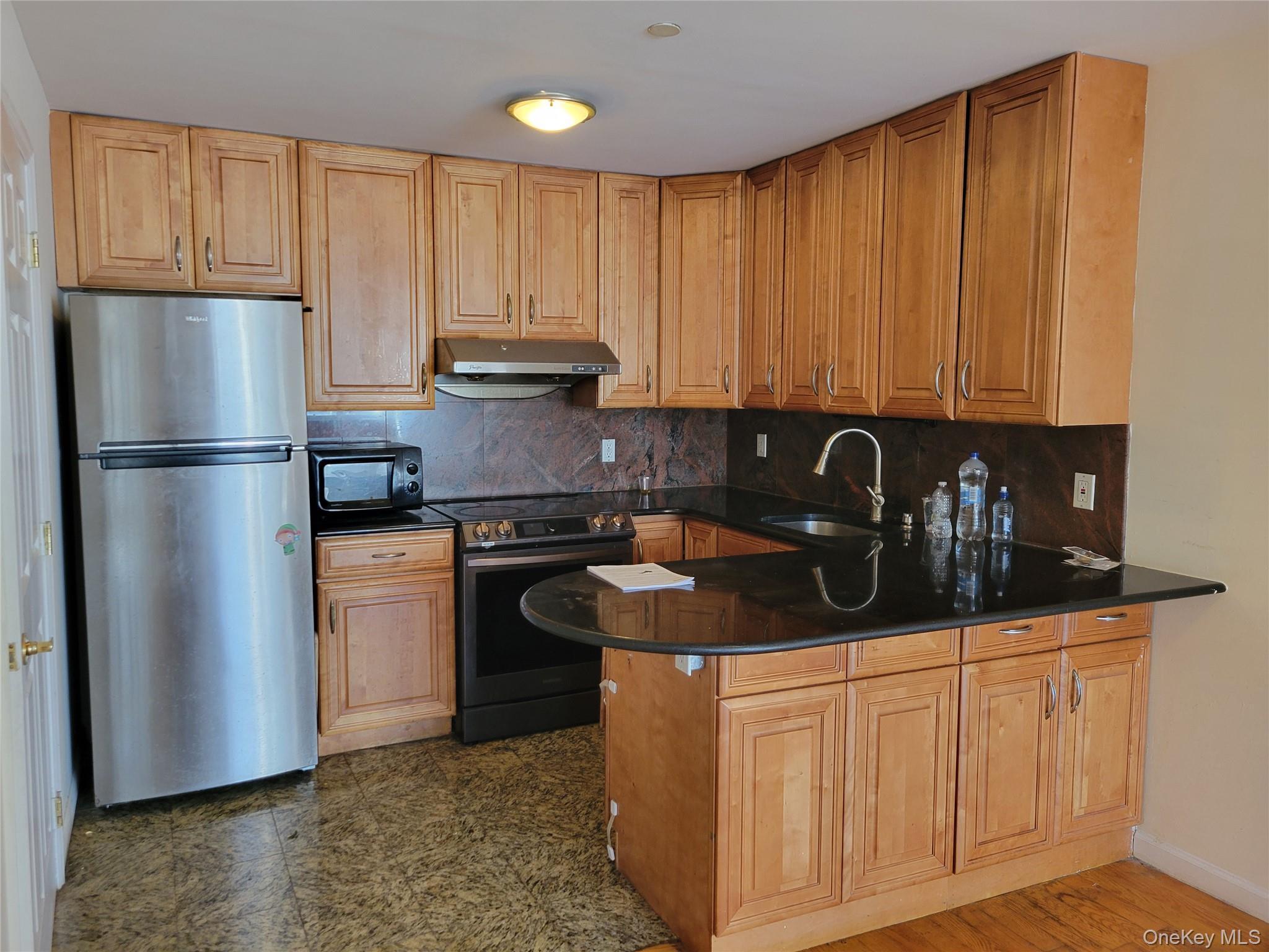 Condo Union  Queens, NY 11354, MLS-983225-4