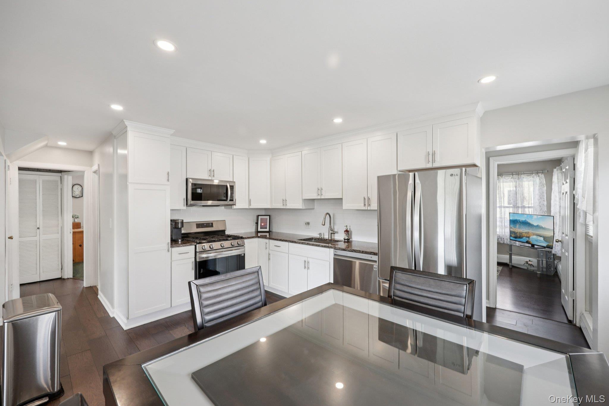 Single Family 4th  Suffolk County, NY 11704, MLS-983263-10