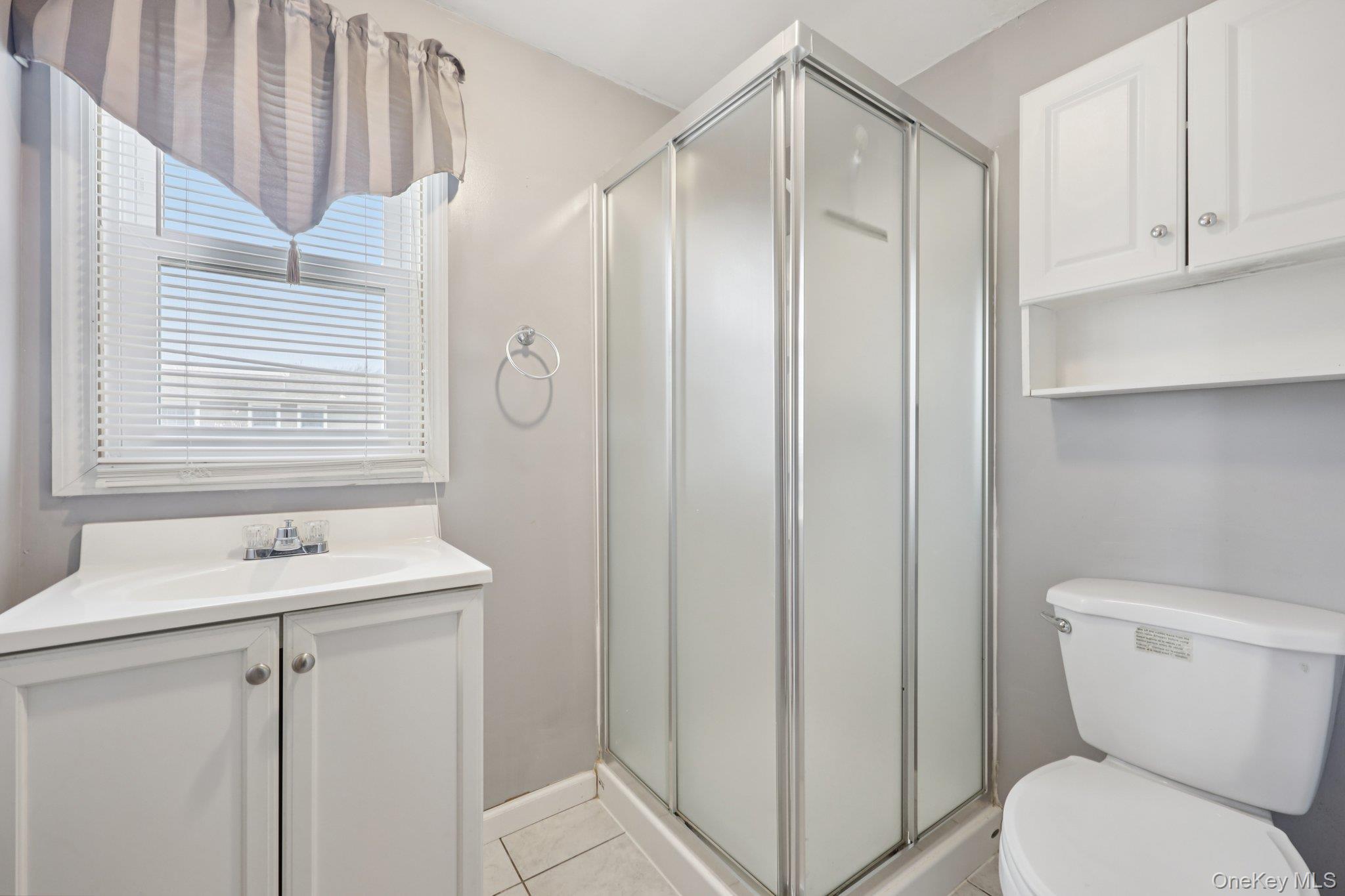 Single Family 4th  Suffolk County, NY 11704, MLS-983263-27