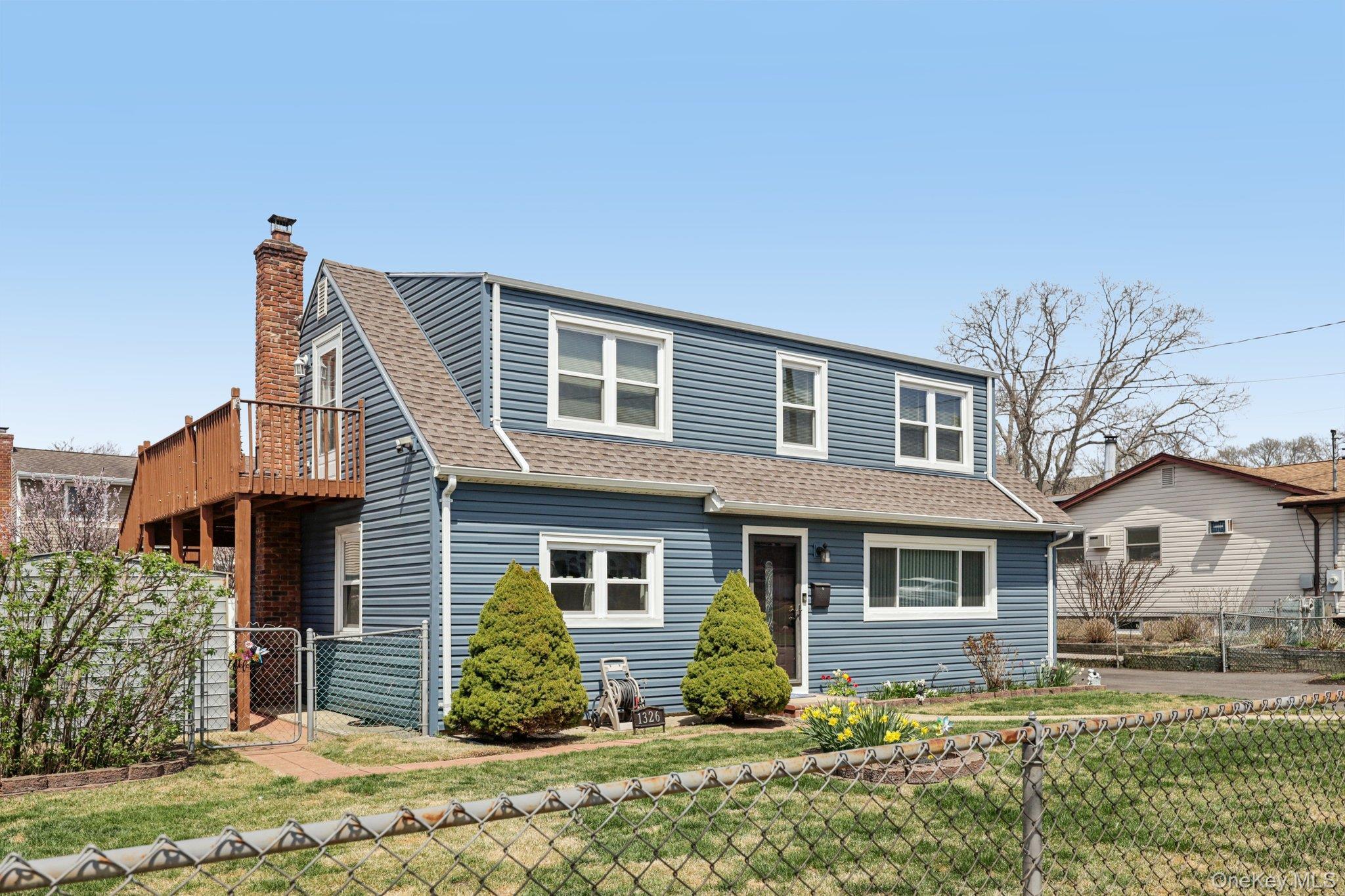 Single Family 4th  Suffolk County, NY 11704, MLS-983263-3