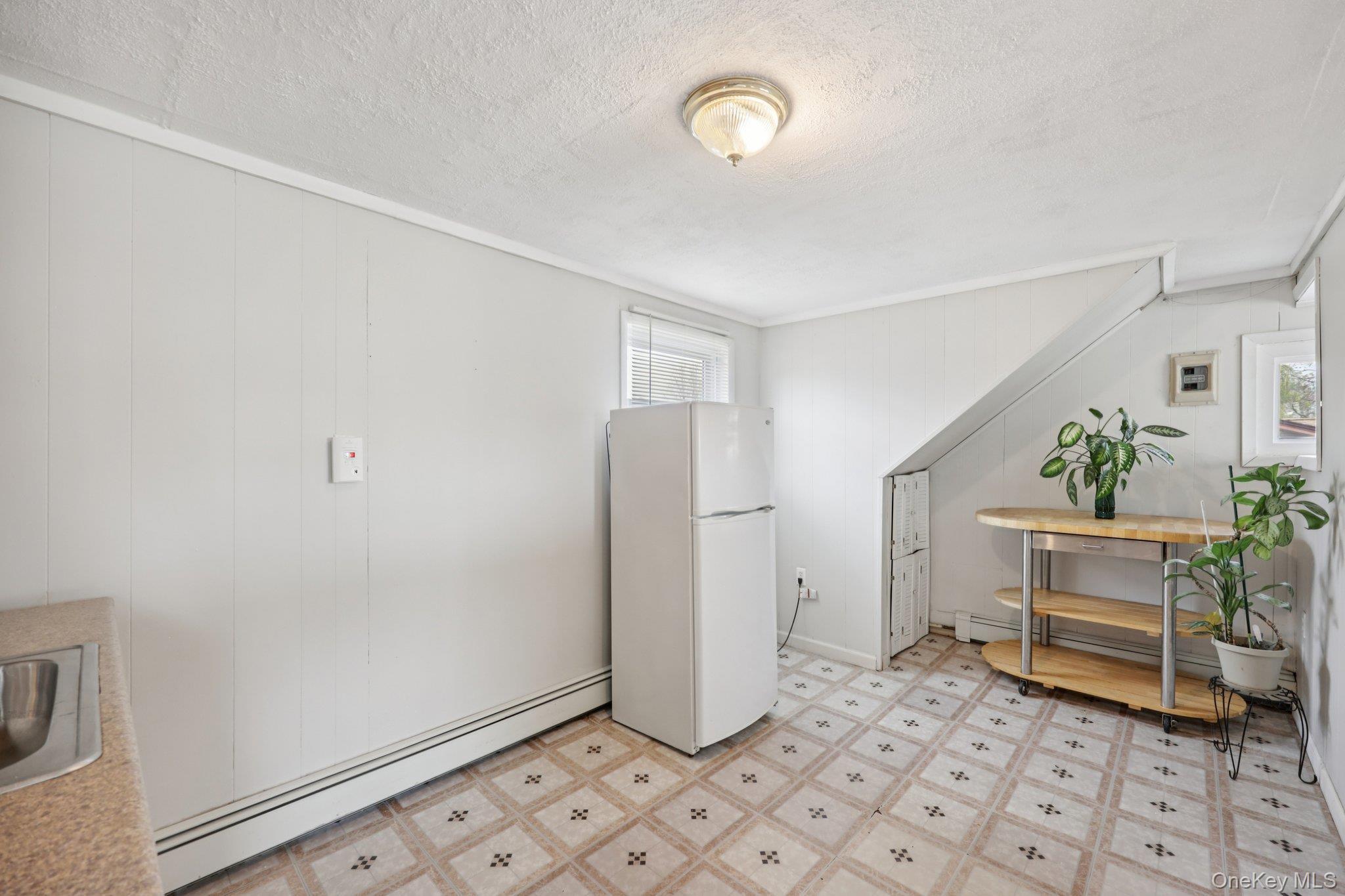 Single Family 4th  Suffolk County, NY 11704, MLS-983263-38