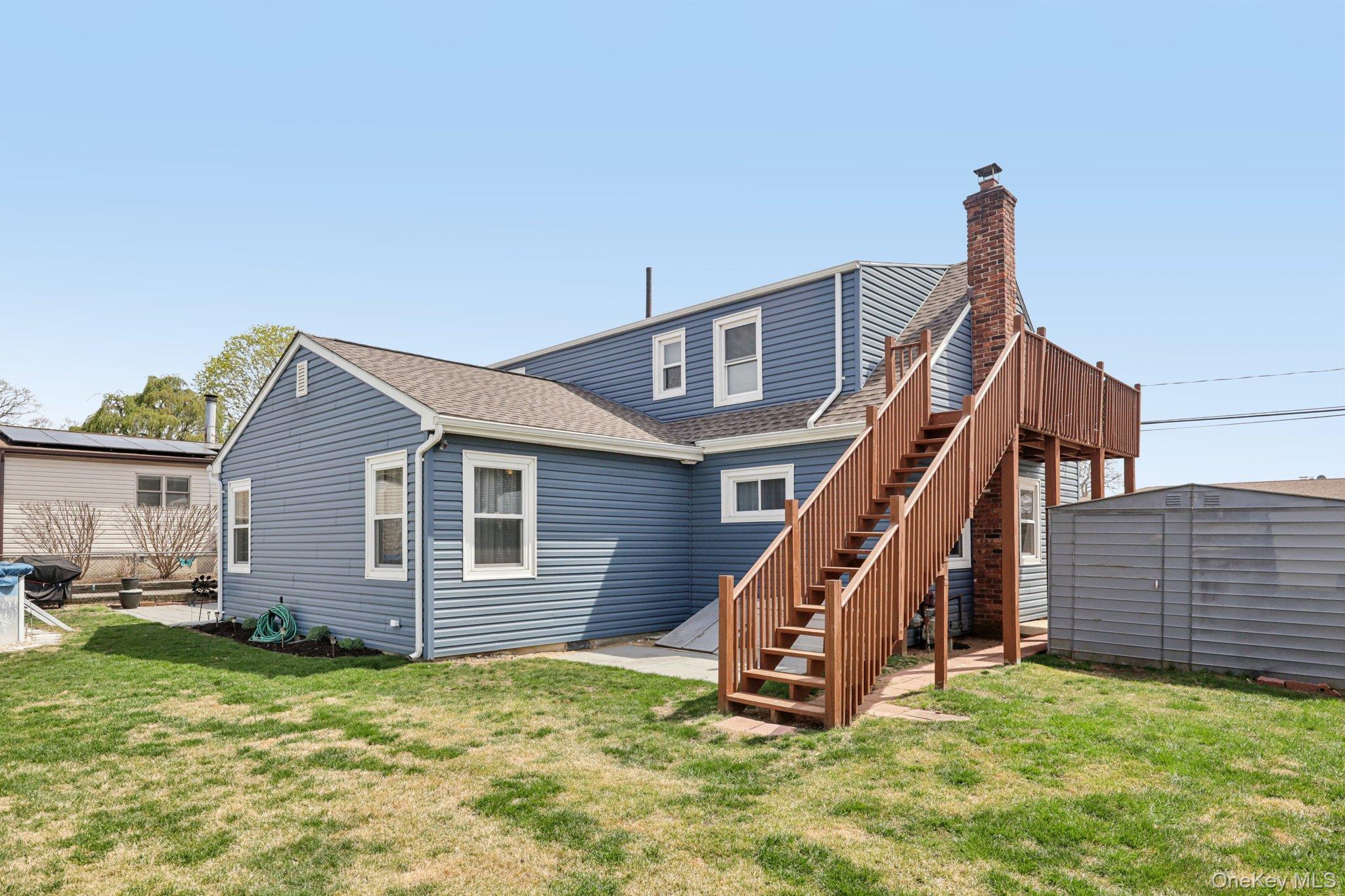 Single Family 4th  Suffolk County, NY 11704, MLS-983263-42