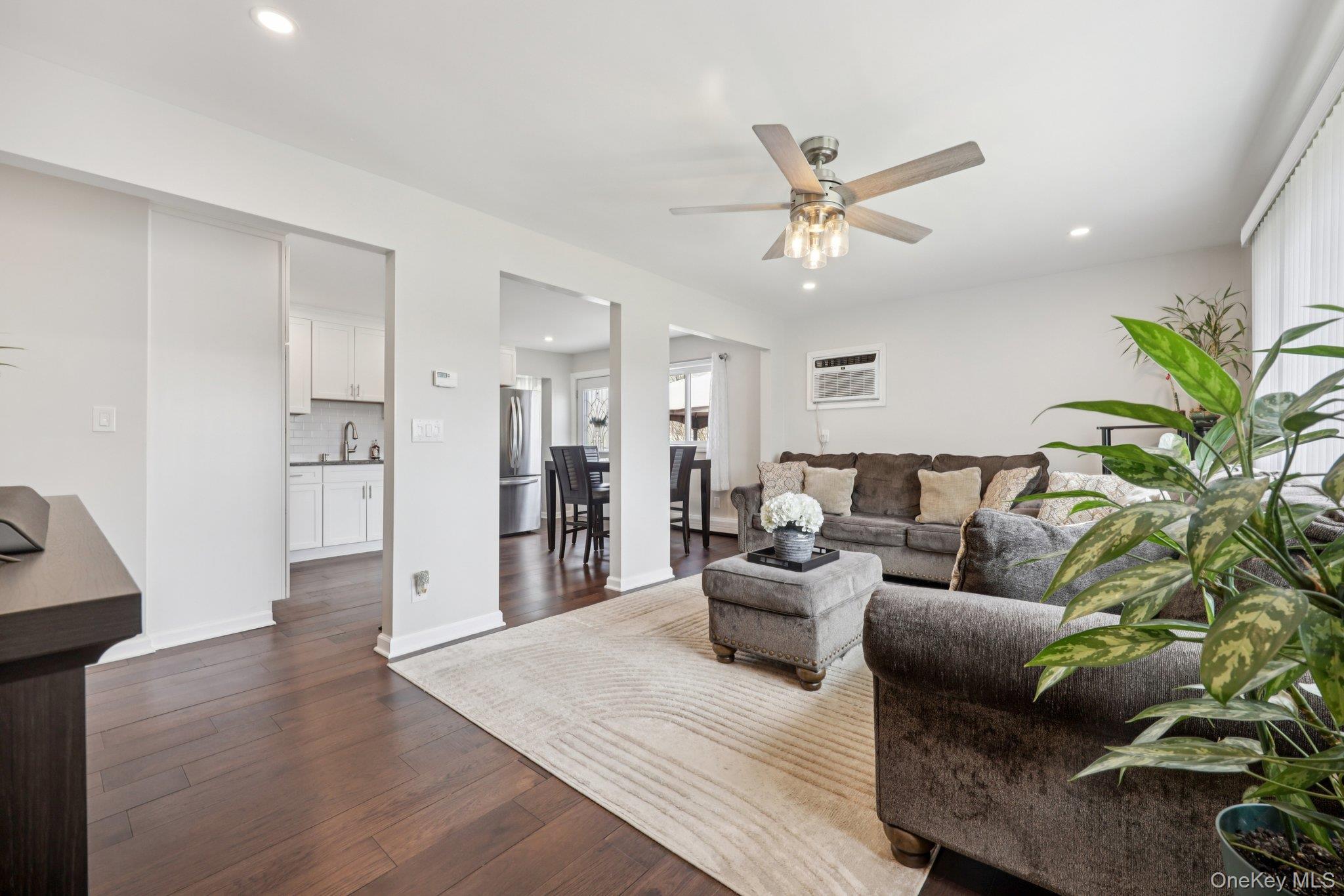 Single Family 4th  Suffolk County, NY 11704, MLS-983263-5