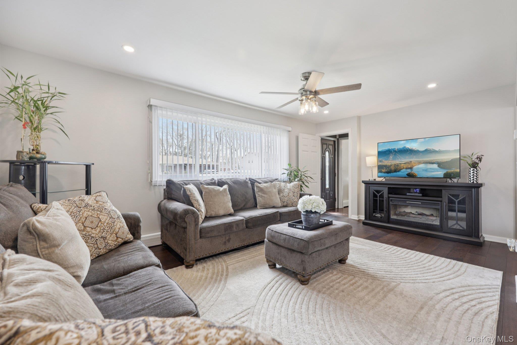 Single Family 4th  Suffolk County, NY 11704, MLS-983263-8