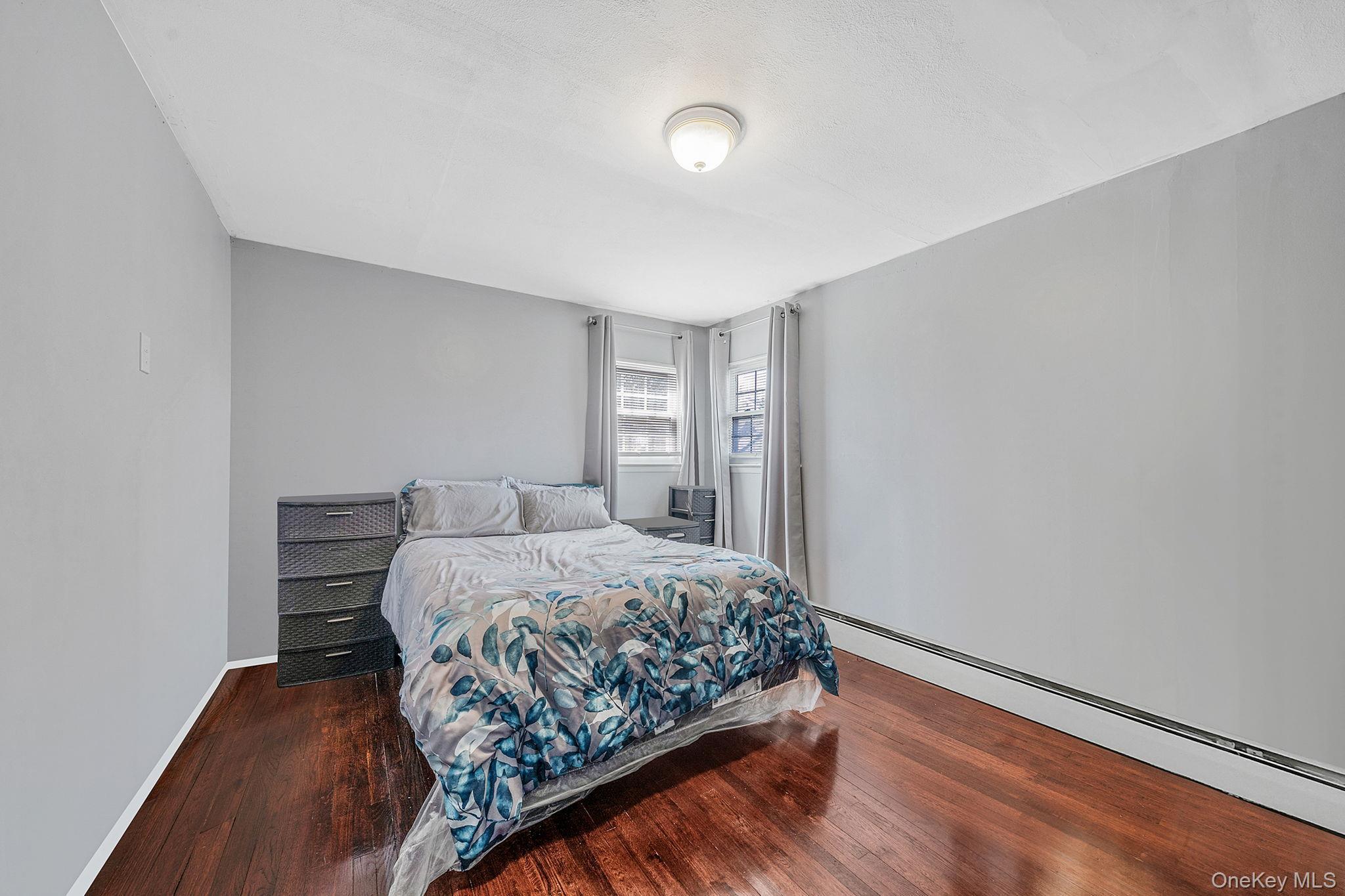 Single Family Barth  Nassau County, NY 11510, MLS-983267-16