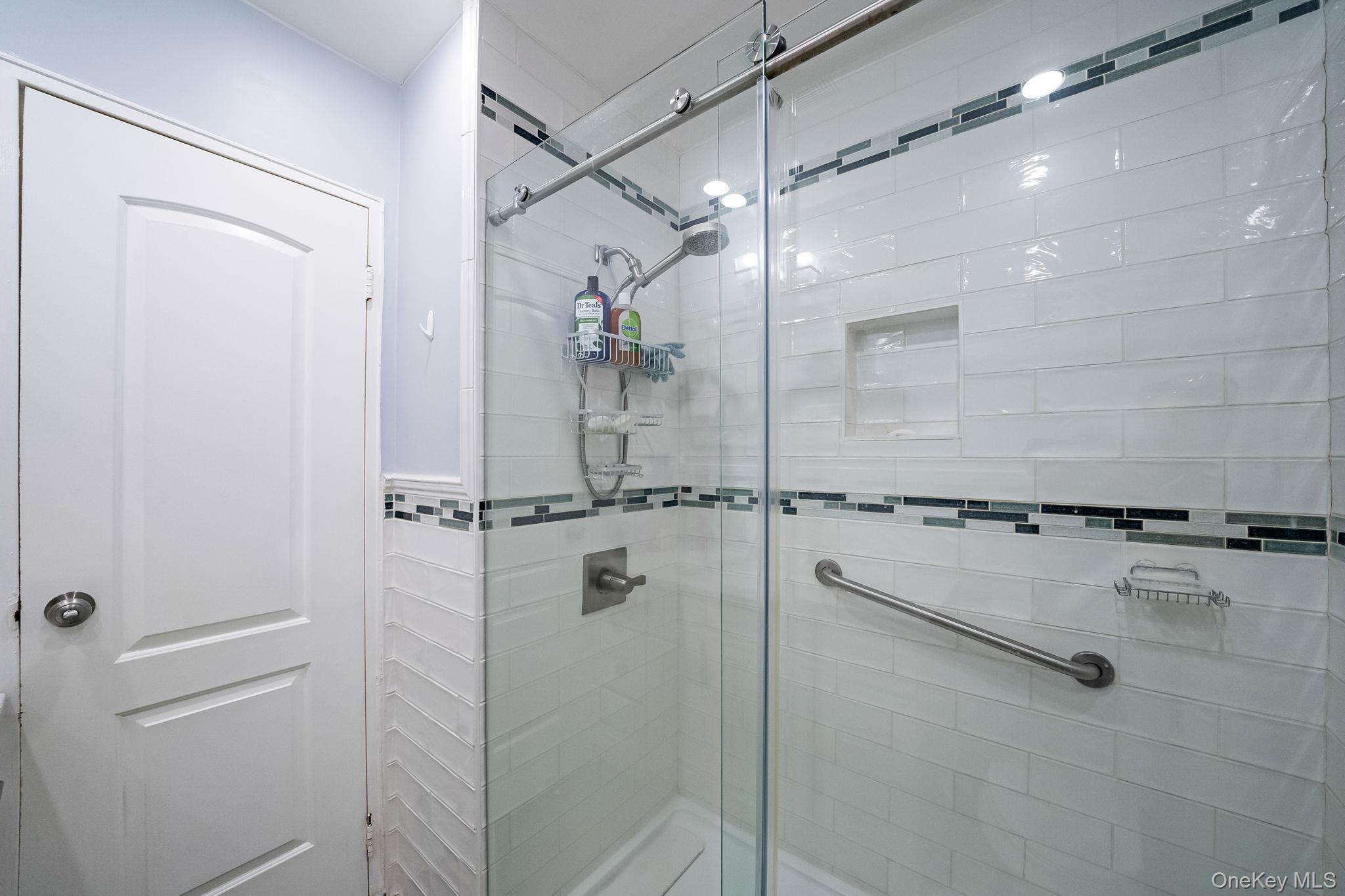 Single Family Barth  Nassau County, NY 11510, MLS-983267-21