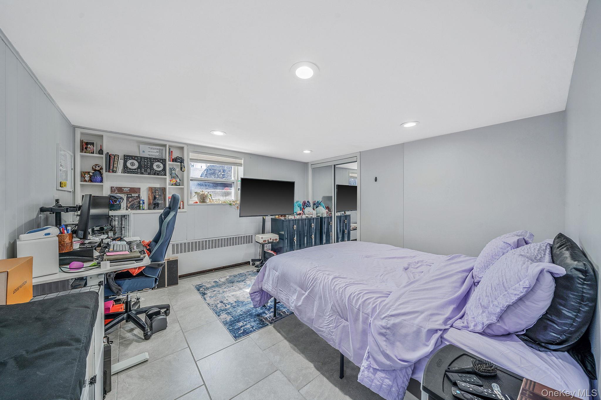 Single Family Barth  Nassau County, NY 11510, MLS-983267-25