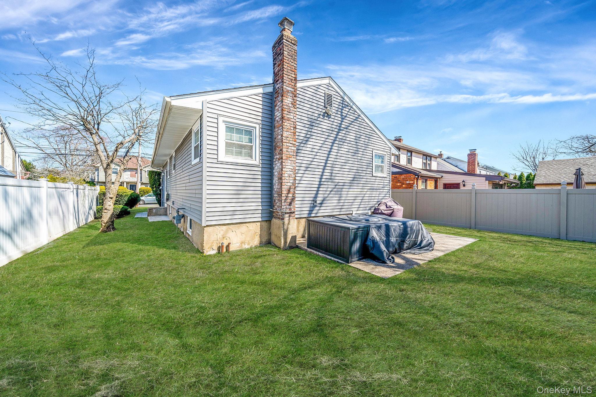 Single Family Barth  Nassau County, NY 11510, MLS-983267-6