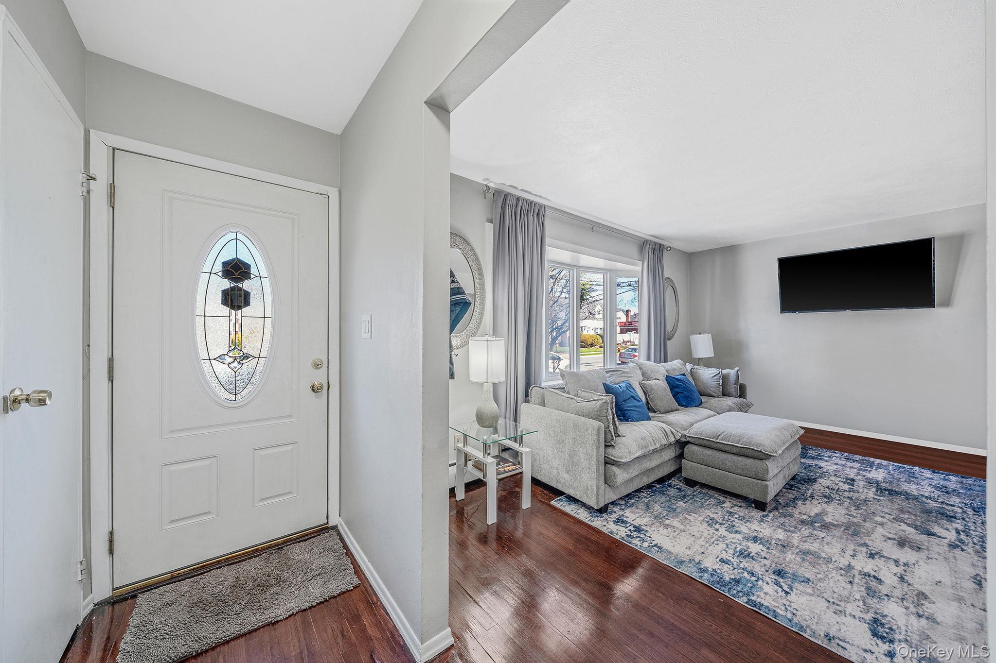 Single Family Barth  Nassau County, NY 11510, MLS-983267-7