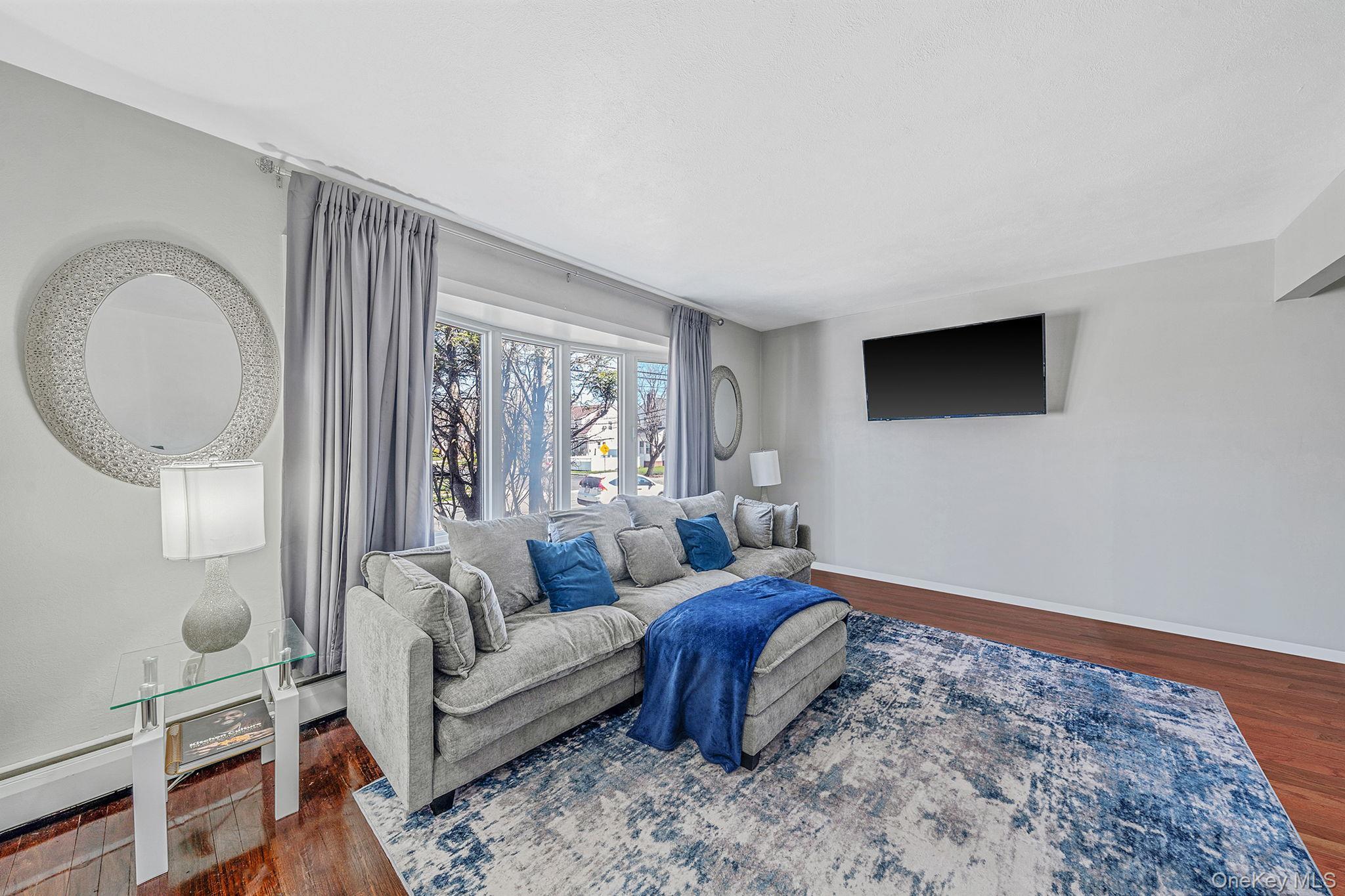 Single Family Barth  Nassau County, NY 11510, MLS-983267-8