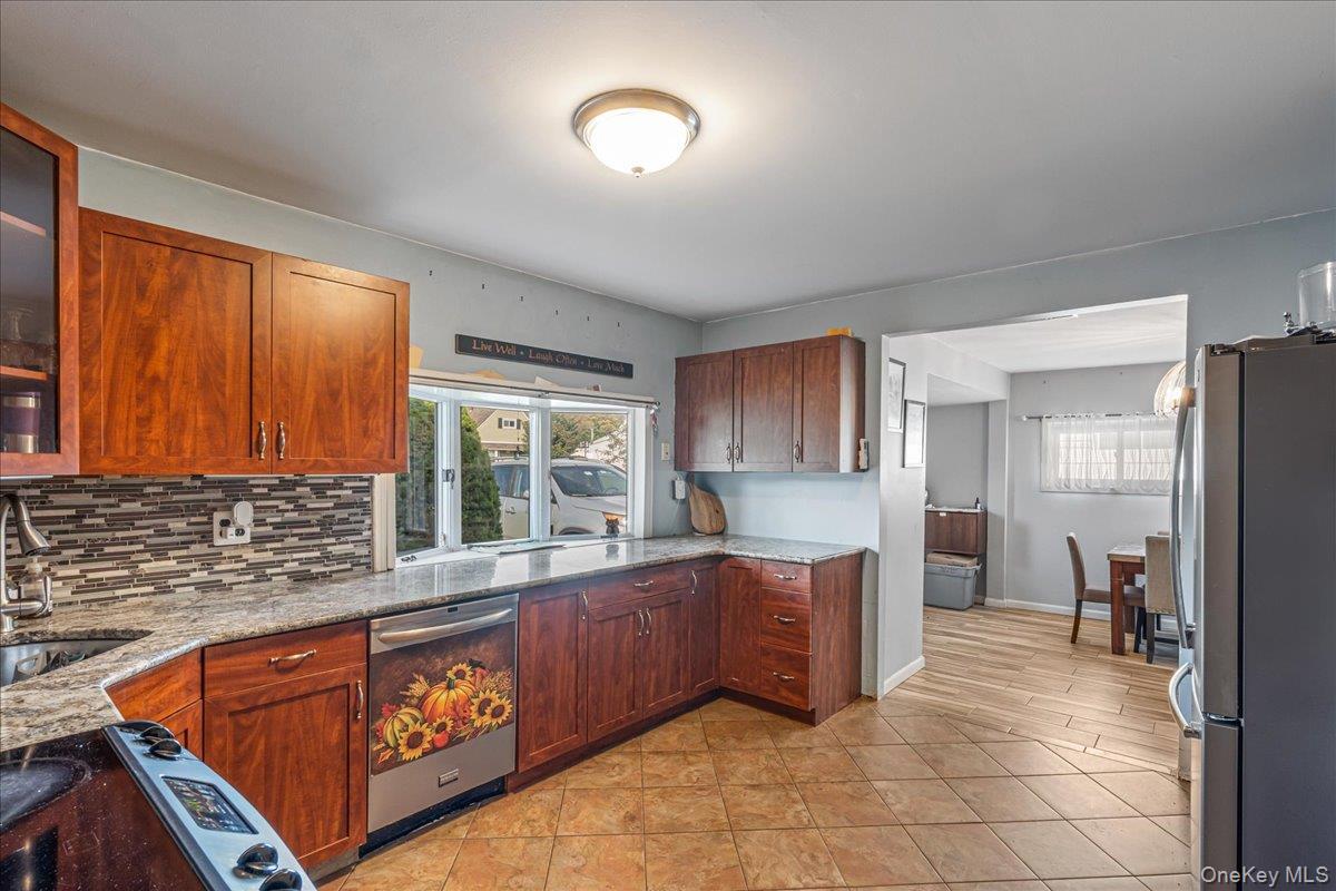 Single Family Duckpond  Nassau County, NY 11793, MLS-983279-10