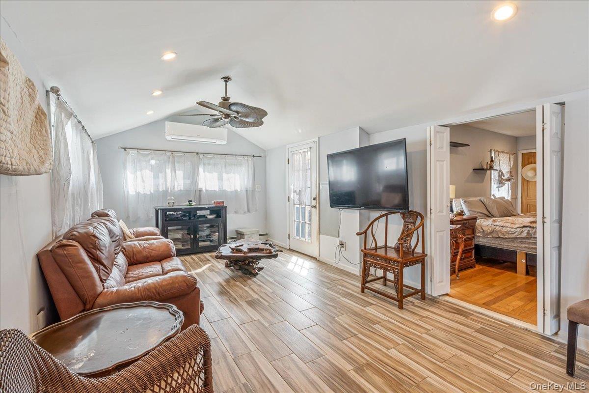 Single Family Duckpond  Nassau County, NY 11793, MLS-983279-5