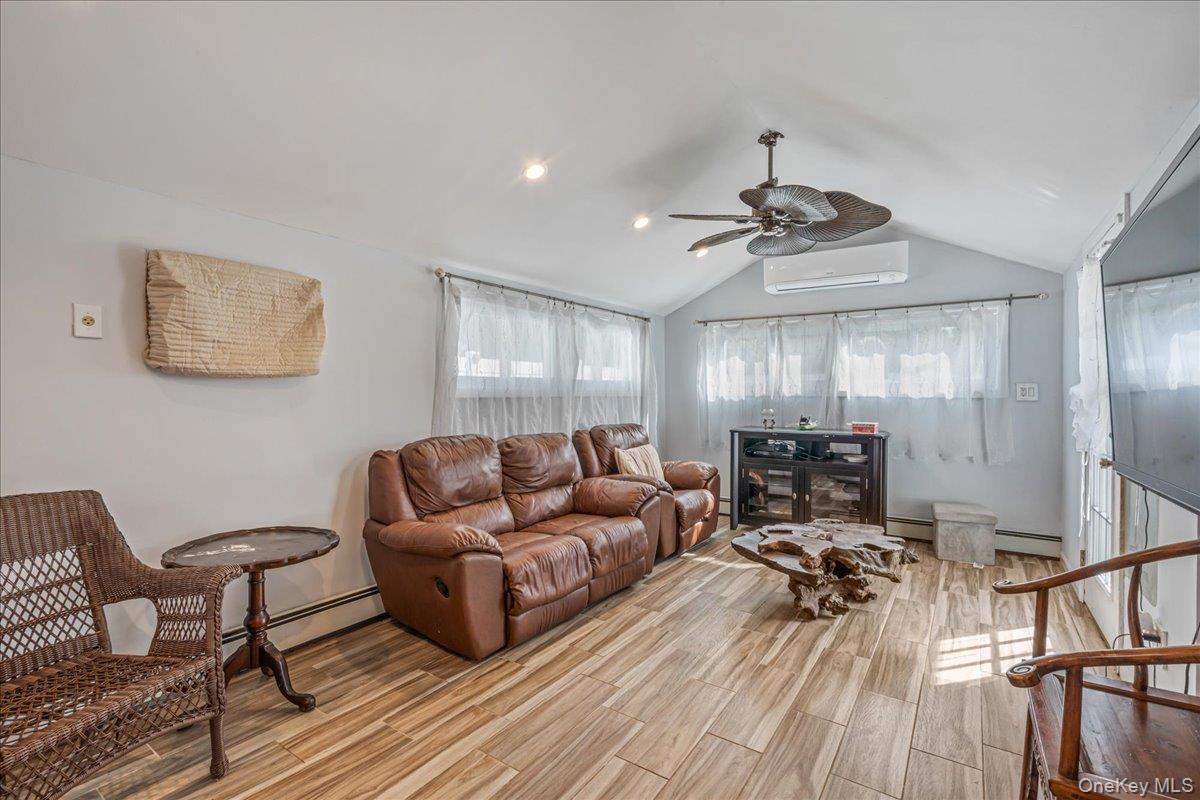 Single Family Duckpond  Nassau County, NY 11793, MLS-983279-6