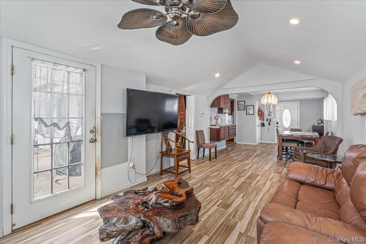 Single Family Duckpond  Nassau County, NY 11793, MLS-983279-7