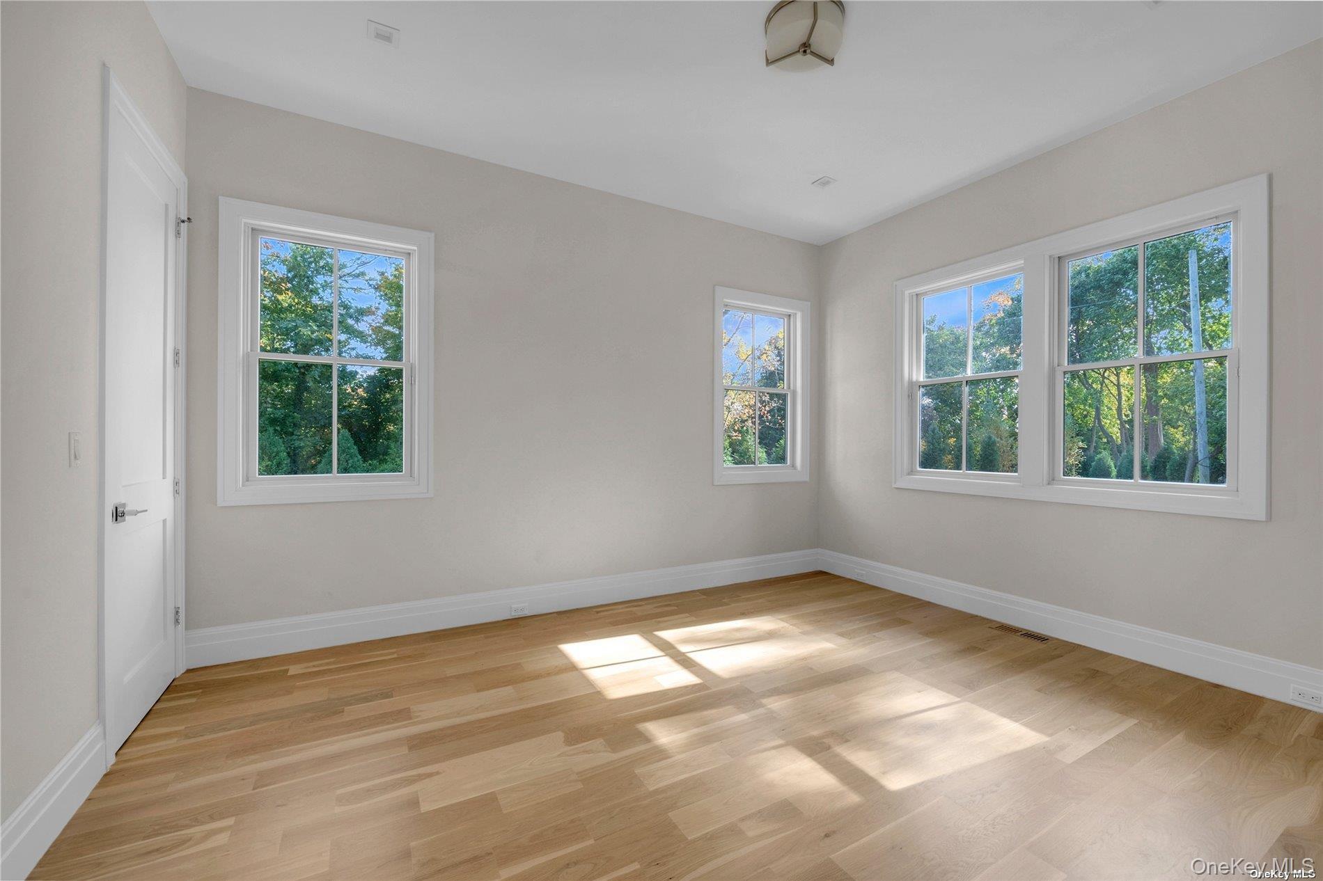 Single Family Cow Neck Road Nassau County, NY 11050, MLS-983316-29