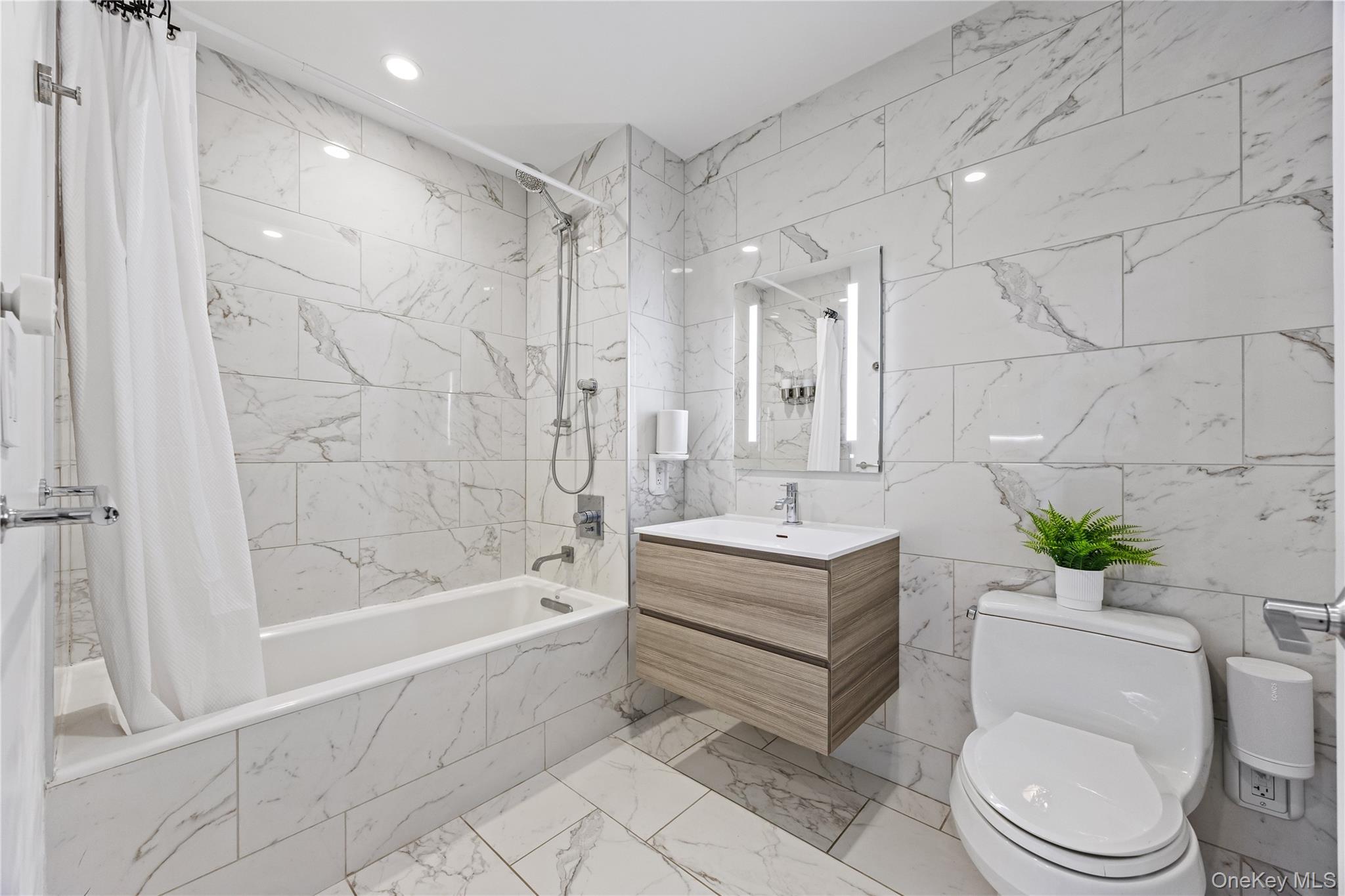 Condo 40th  Queens, NY 11354, MLS-983329-11