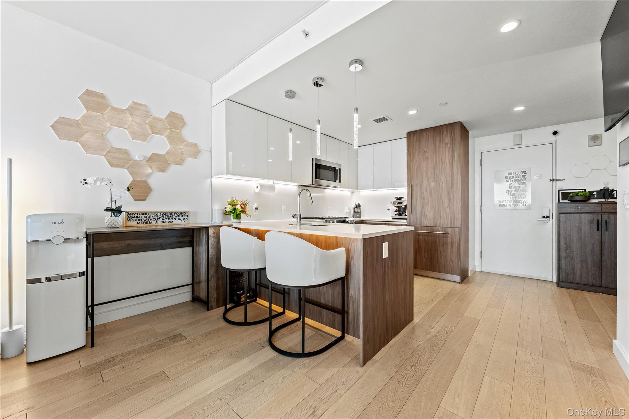 Condo 40th  Queens, NY 11354, MLS-983329-3