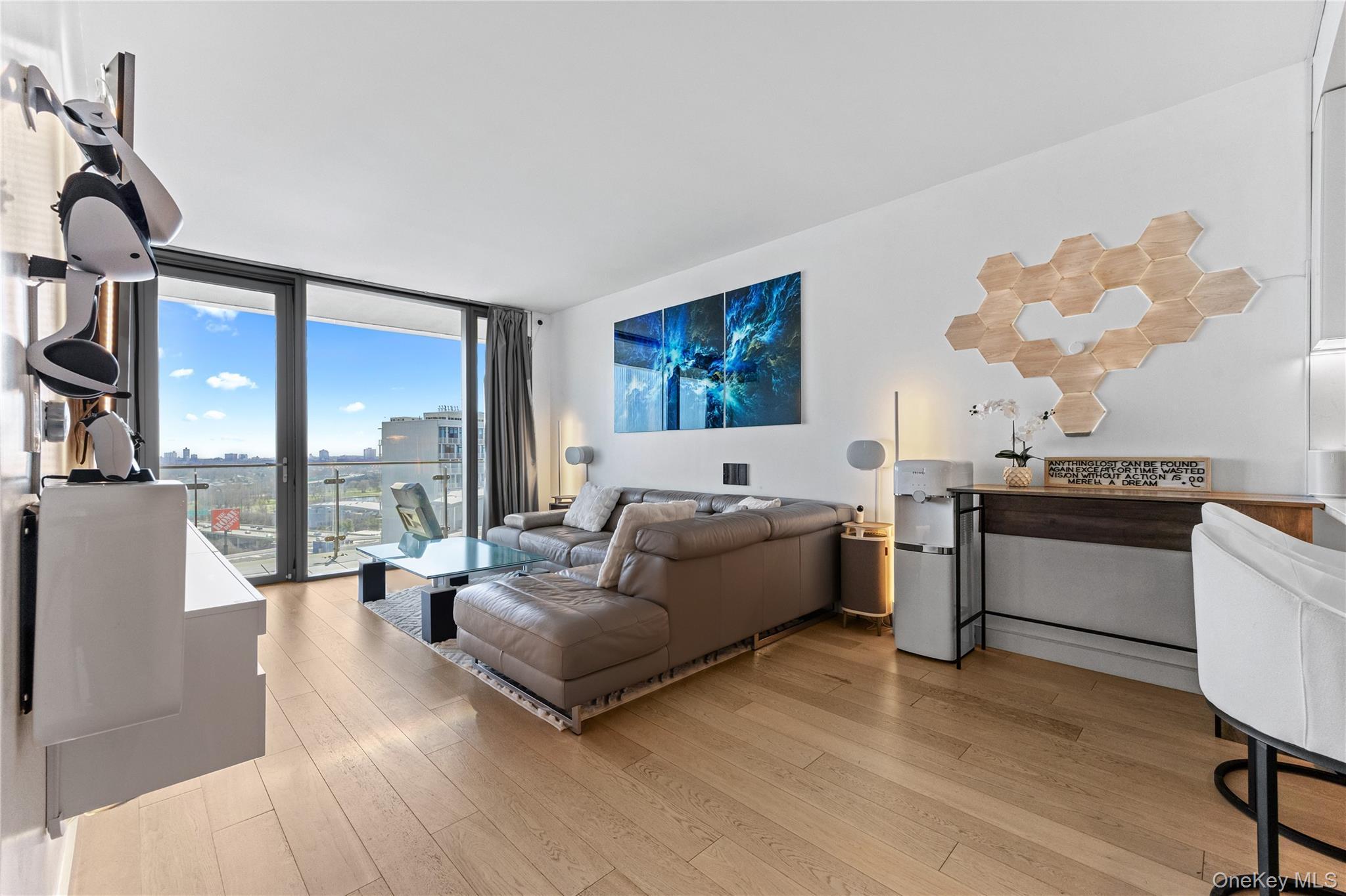 Condo 40th  Queens, NY 11354, MLS-983329-6