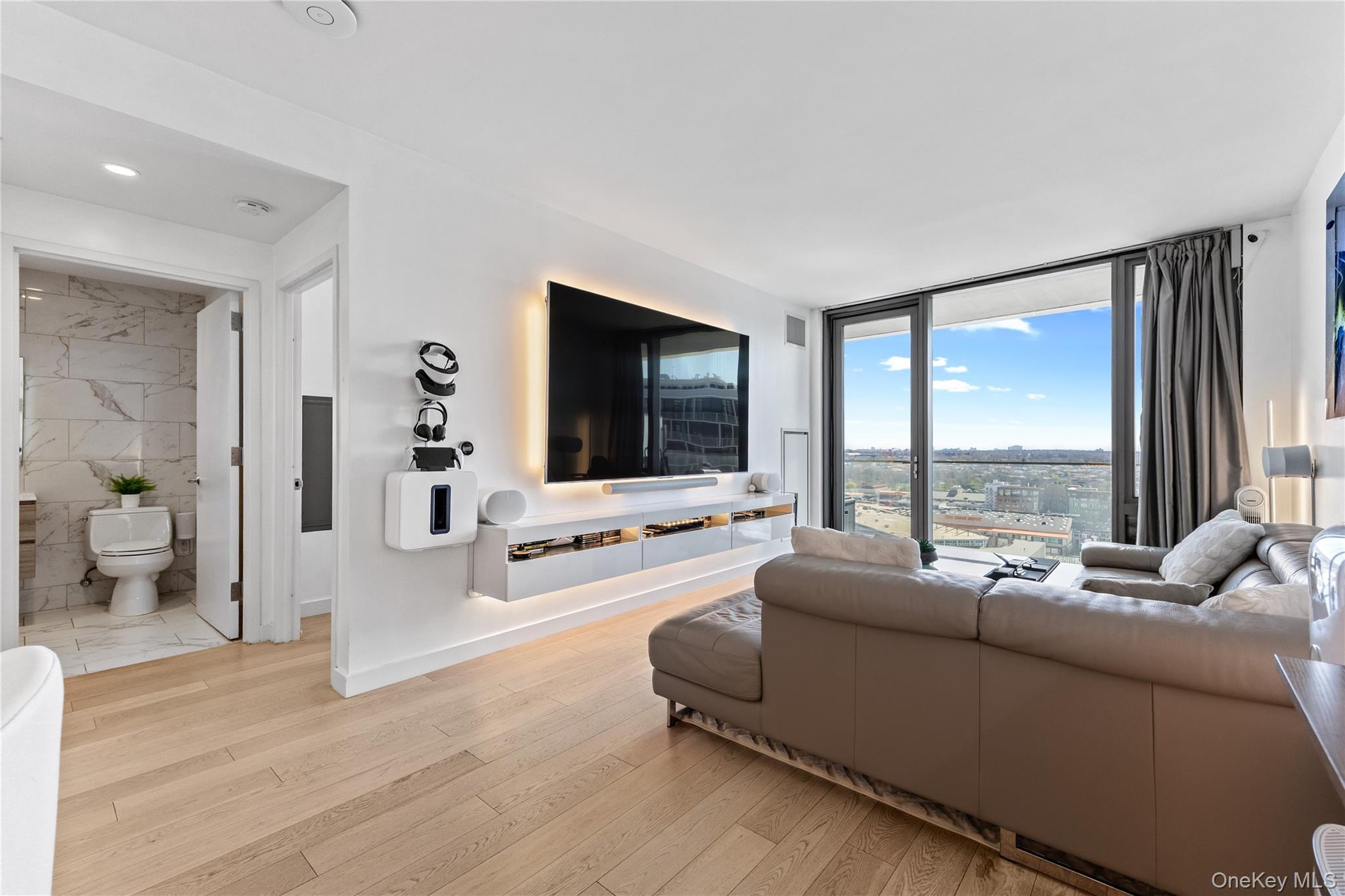 Condo 40th  Queens, NY 11354, MLS-983329-7