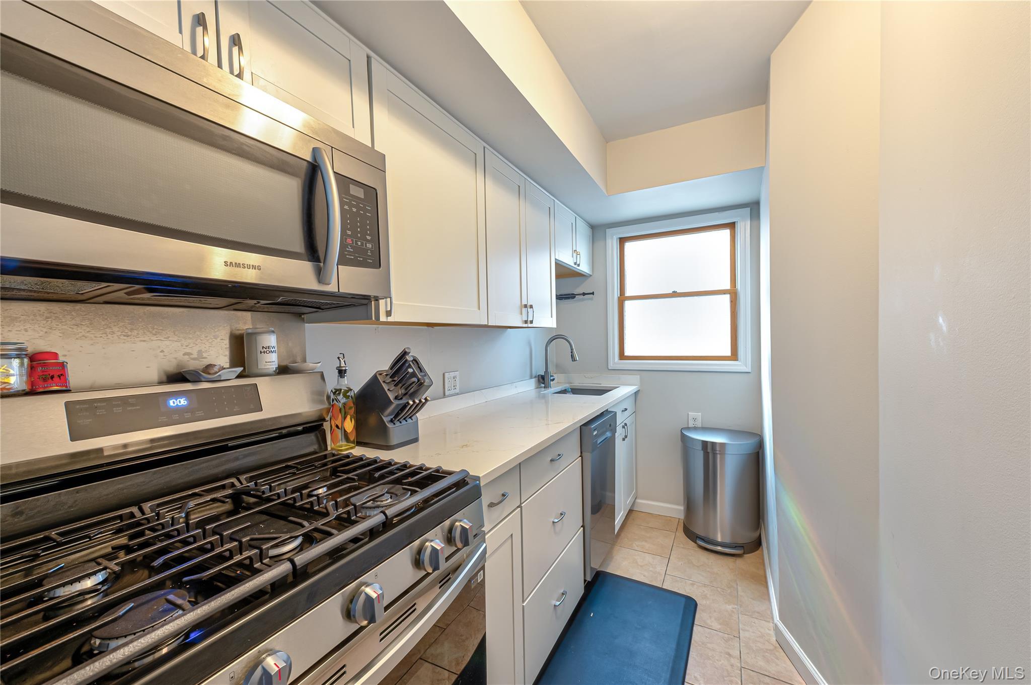 Single Family Pacific  Suffolk County, NY 11757, MLS-983340-13