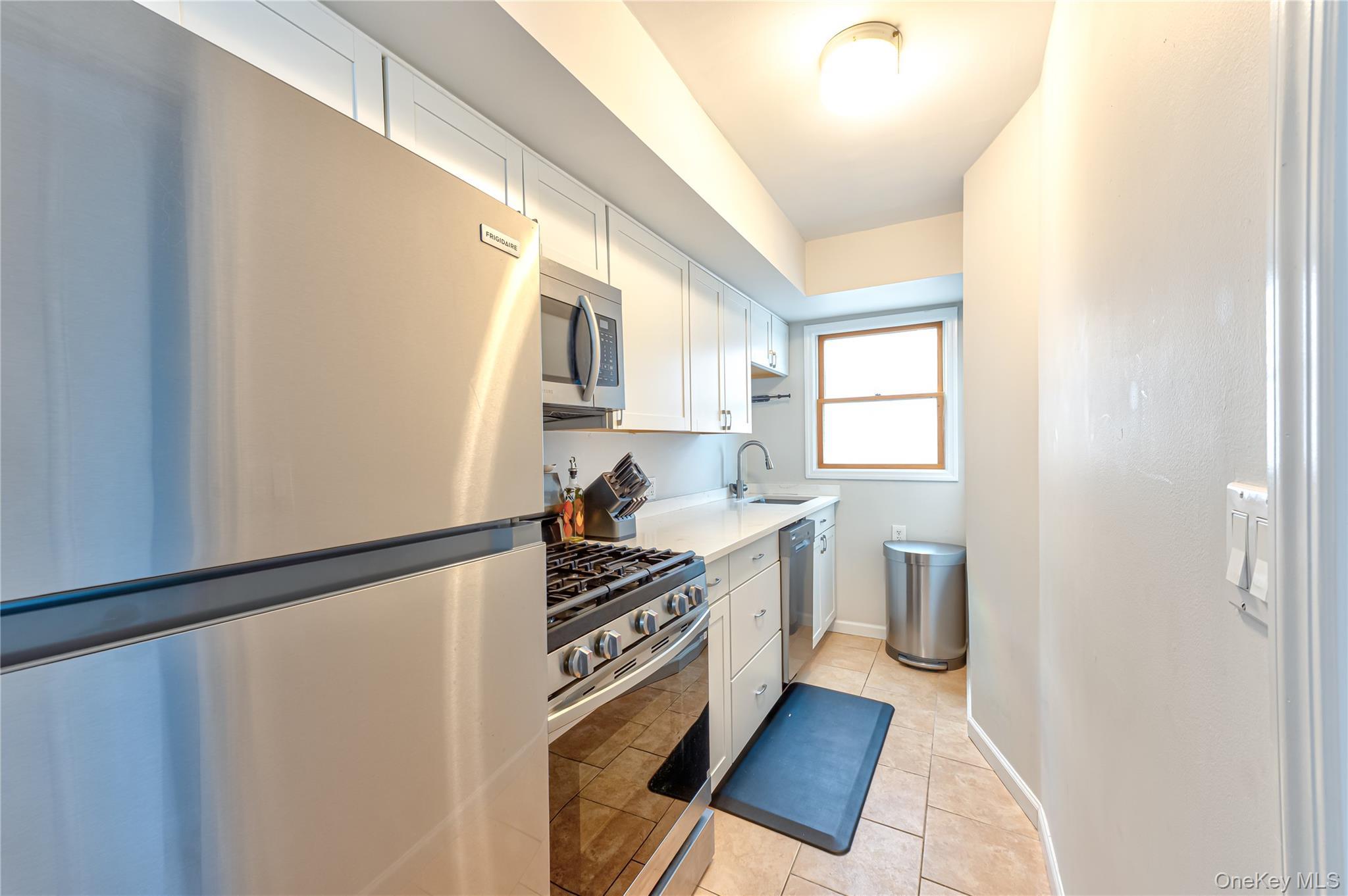 Single Family Pacific  Suffolk County, NY 11757, MLS-983340-14