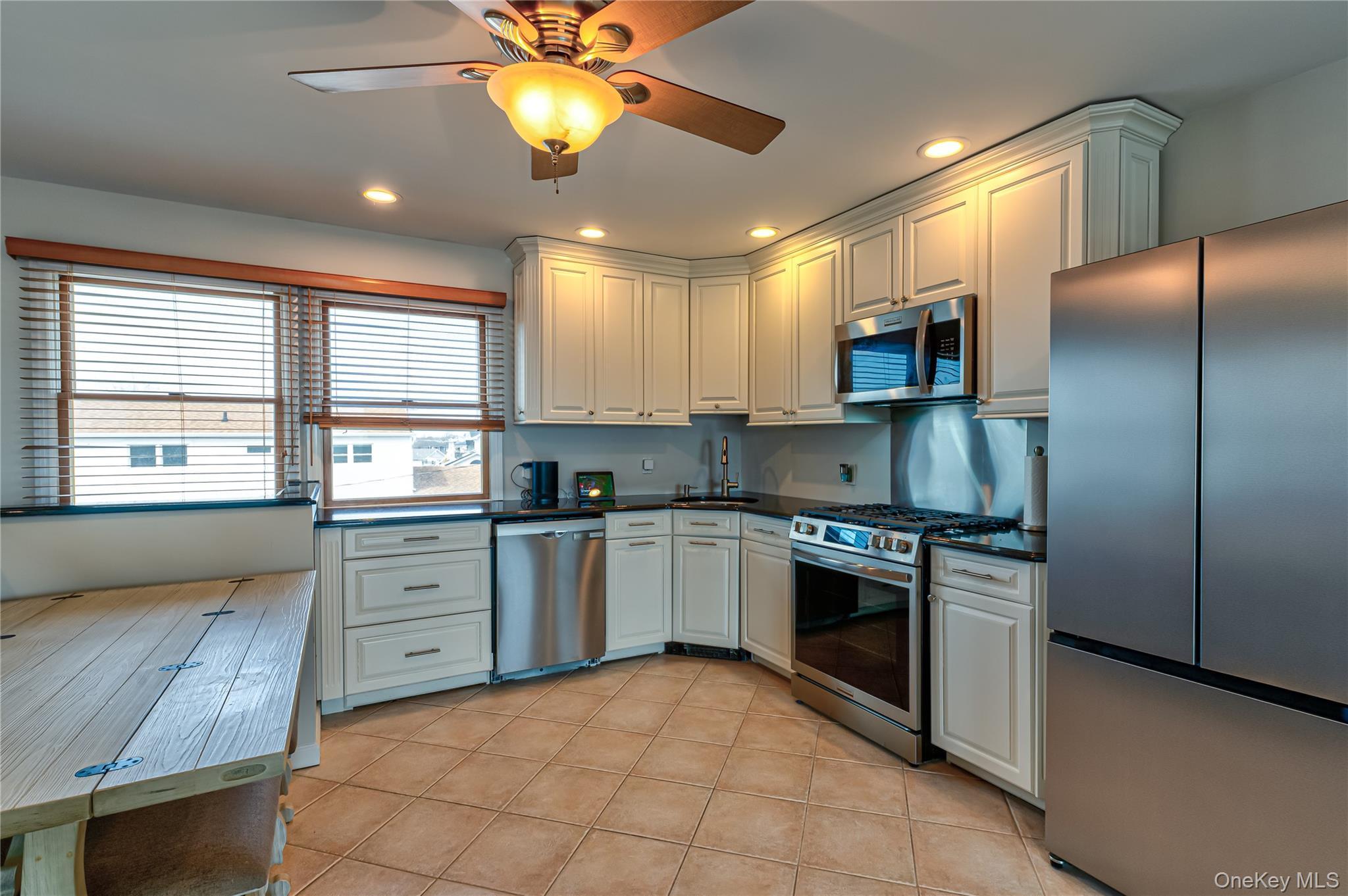 Single Family Pacific  Suffolk County, NY 11757, MLS-983340-2