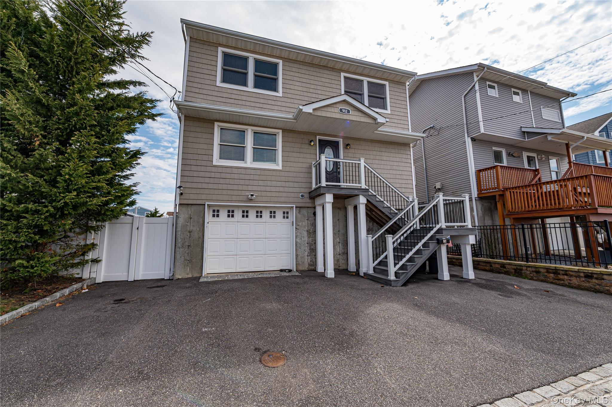 Single Family Pacific  Suffolk County, NY 11757, MLS-983340-31