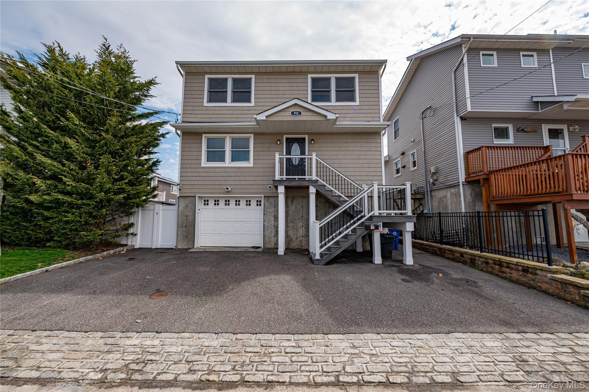 Single Family Pacific  Suffolk County, NY 11757, MLS-983340-32