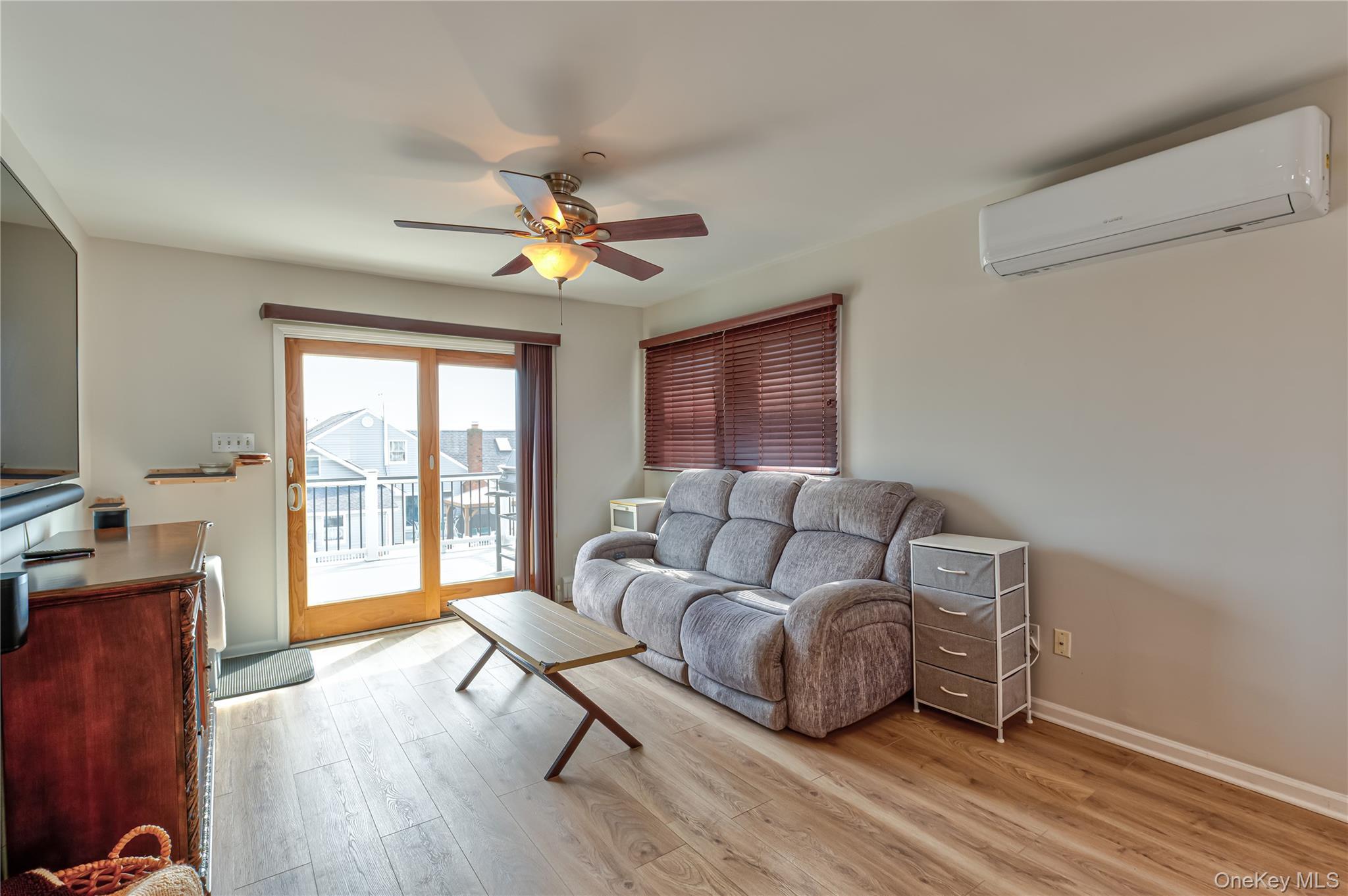 Single Family Pacific  Suffolk County, NY 11757, MLS-983340-6