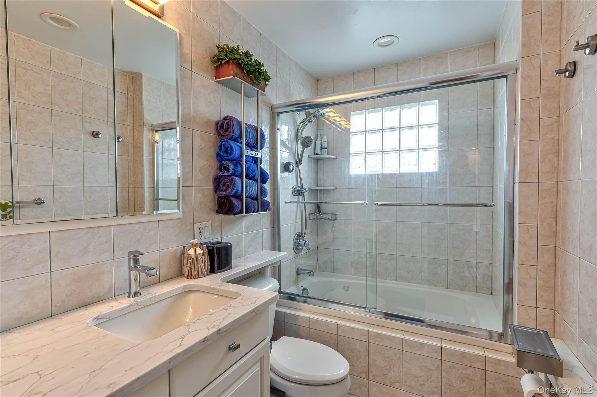 Single Family Pacific  Suffolk County, NY 11757, MLS-983340-9