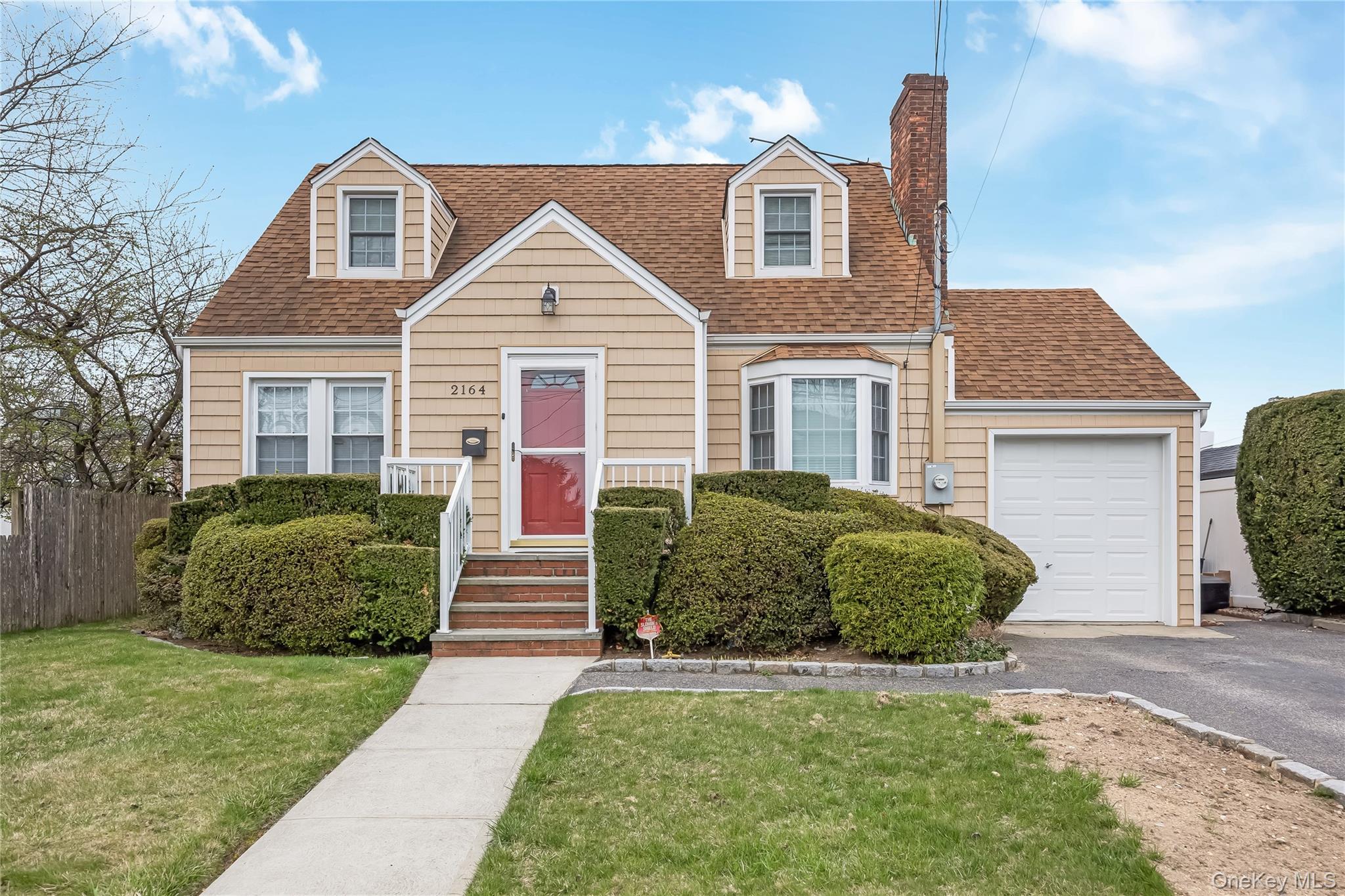 Single Family Willow  Nassau County, NY 11793, MLS-983390-2