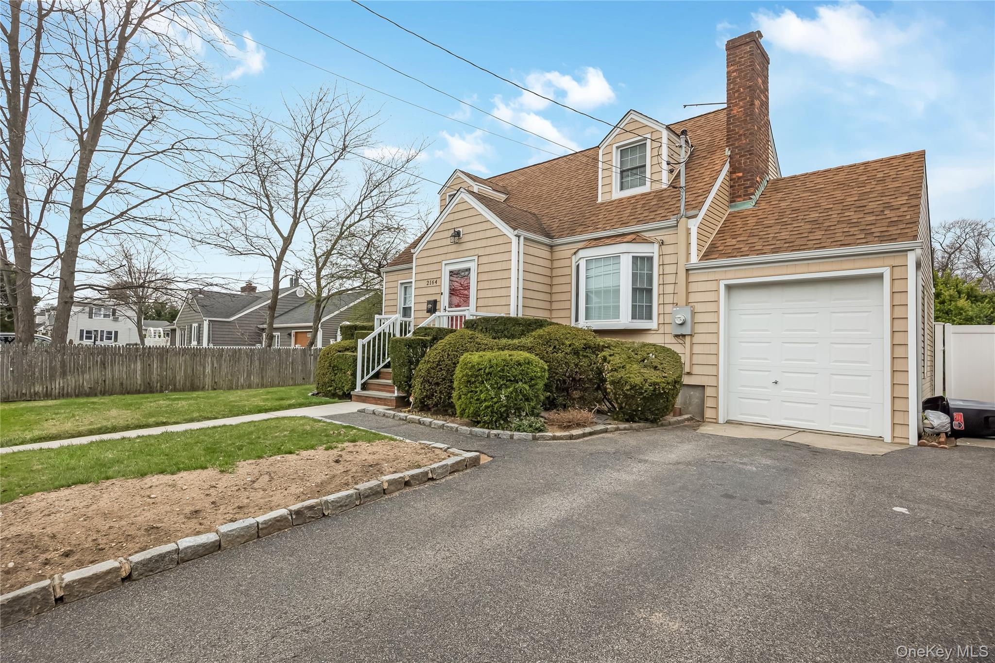 Single Family Willow  Nassau County, NY 11793, MLS-983390-4