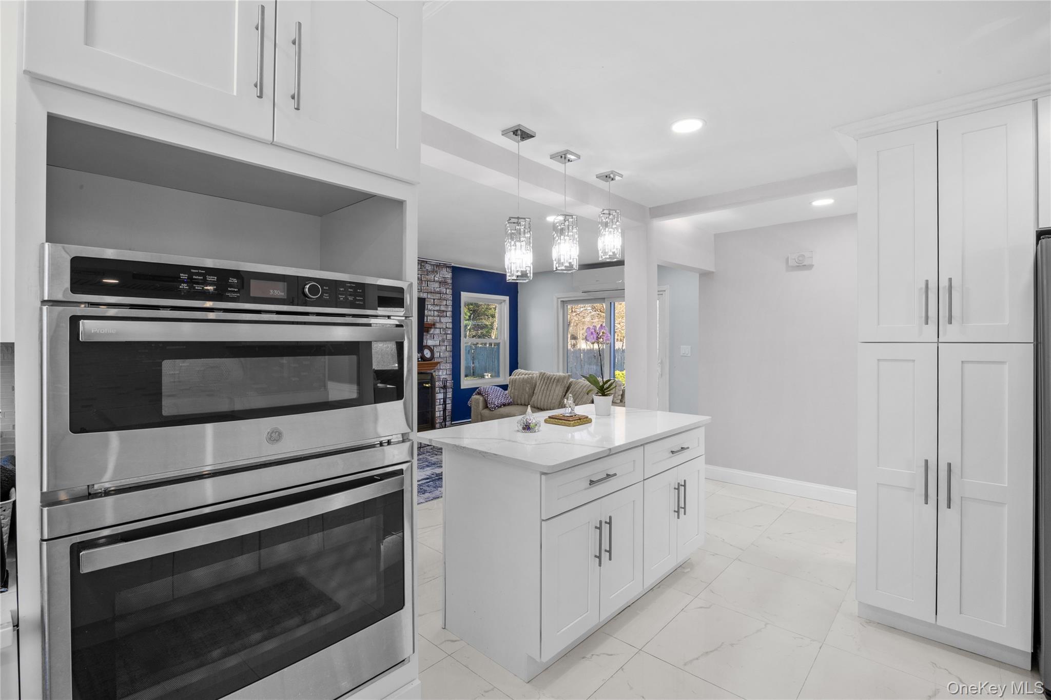 Single Family New York  Suffolk County, NY 11729, MLS-983401-10