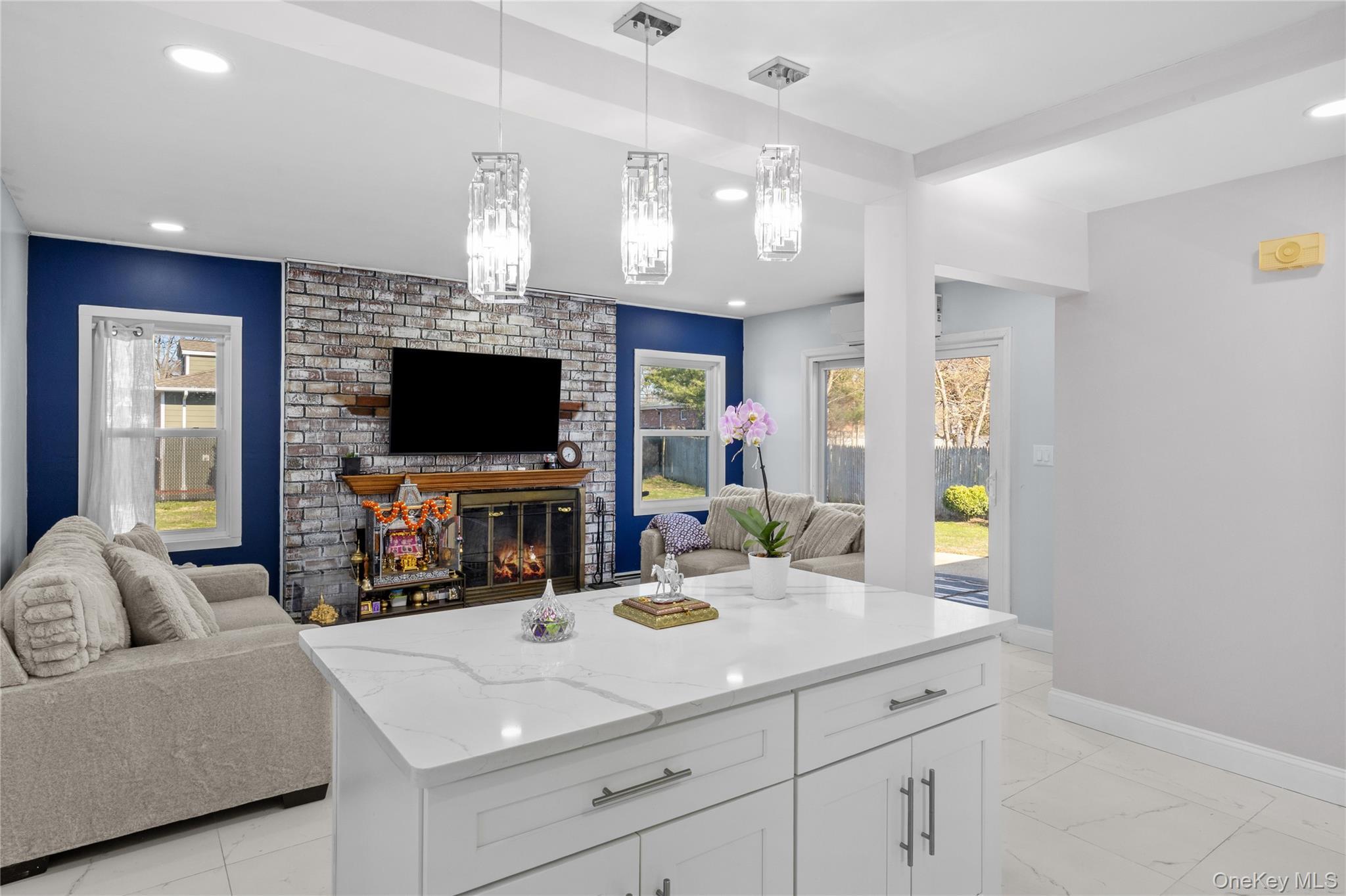 Single Family New York  Suffolk County, NY 11729, MLS-983401-14