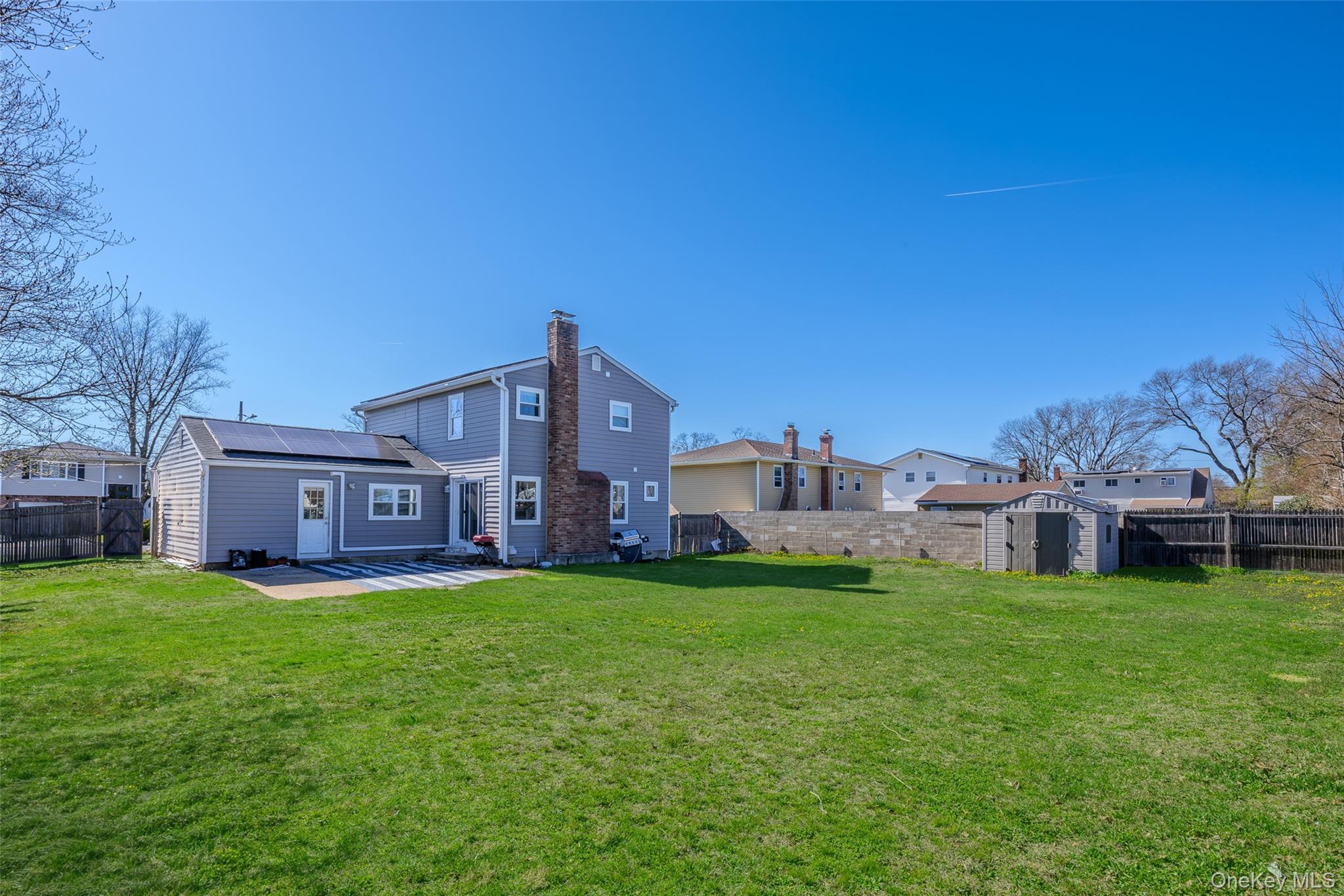 Single Family New York  Suffolk County, NY 11729, MLS-983401-32